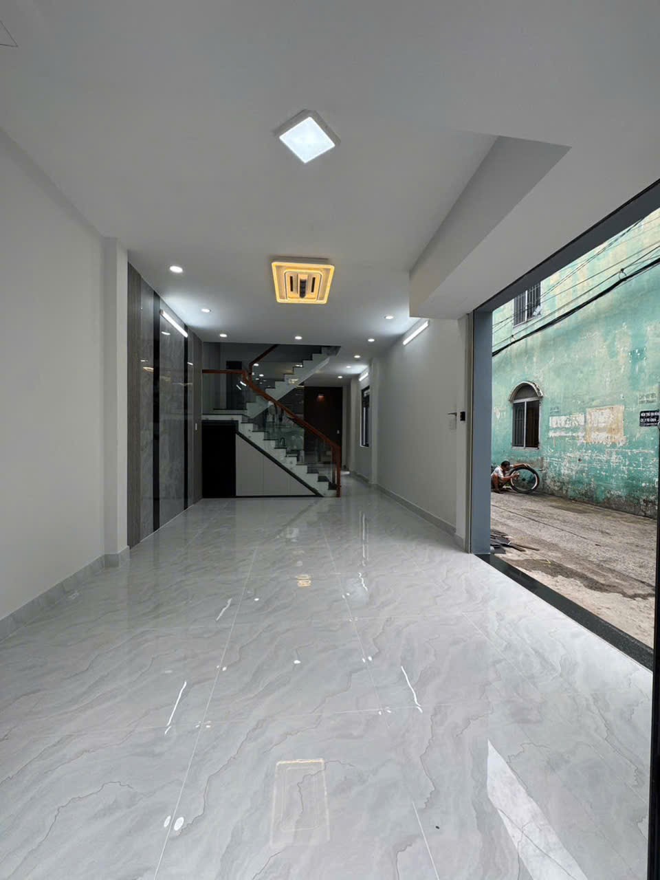 Bán nhà góc 2 mặt tiền đường số 12. DT: 4m x 14m Giá 6 tỷ 8