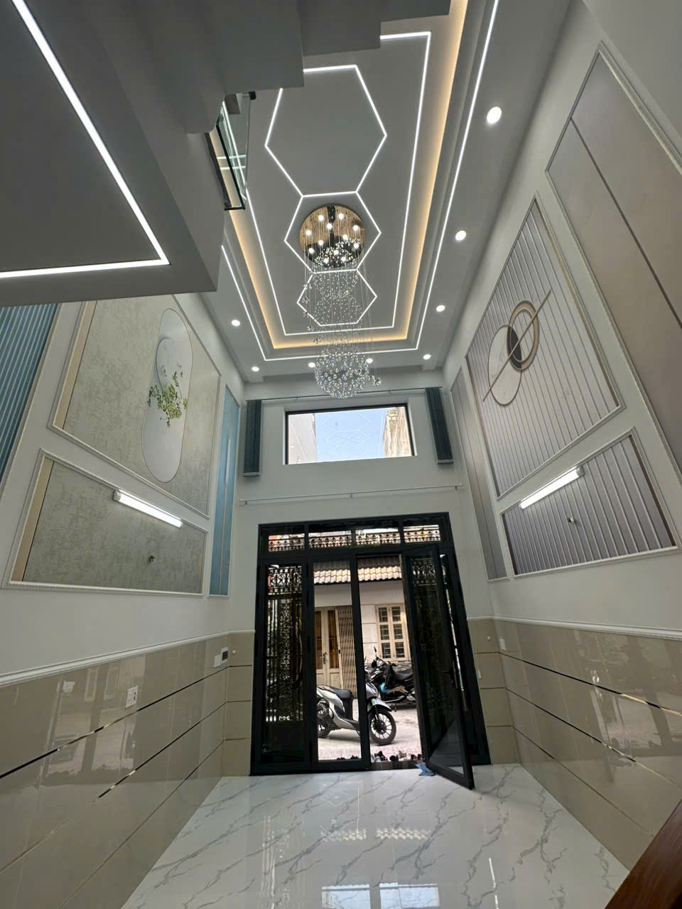 Bán nhà Hương Lộ 3. Ngay Aeon Tân Phú. Nhà 1 trệt, lửng, 2 lầu, sân thượng – giá chỉ 6.9 tỷ TL