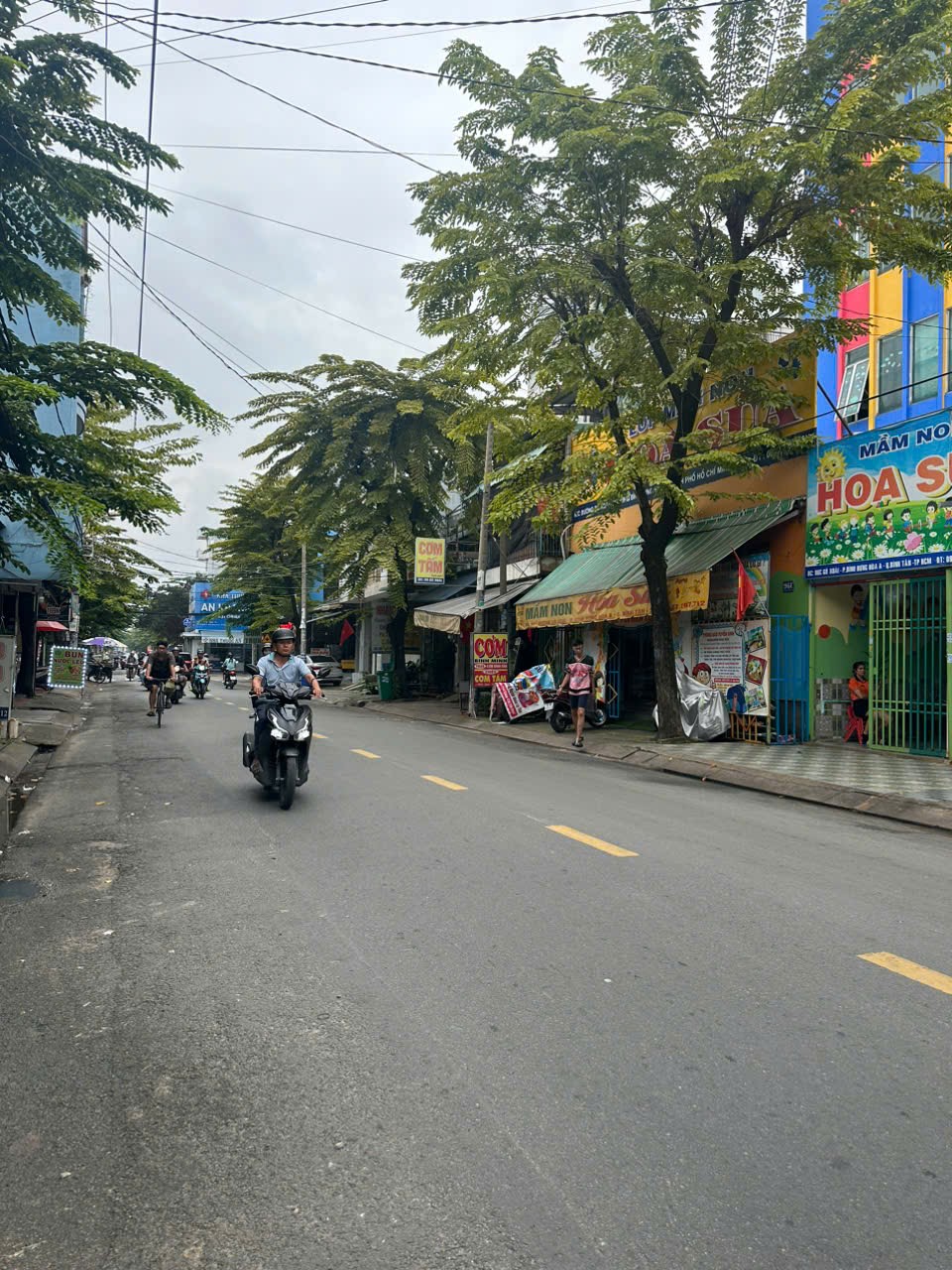 Bán nhà măt tiền đường Gò Xoài. Kinh doanh sầm uất. 