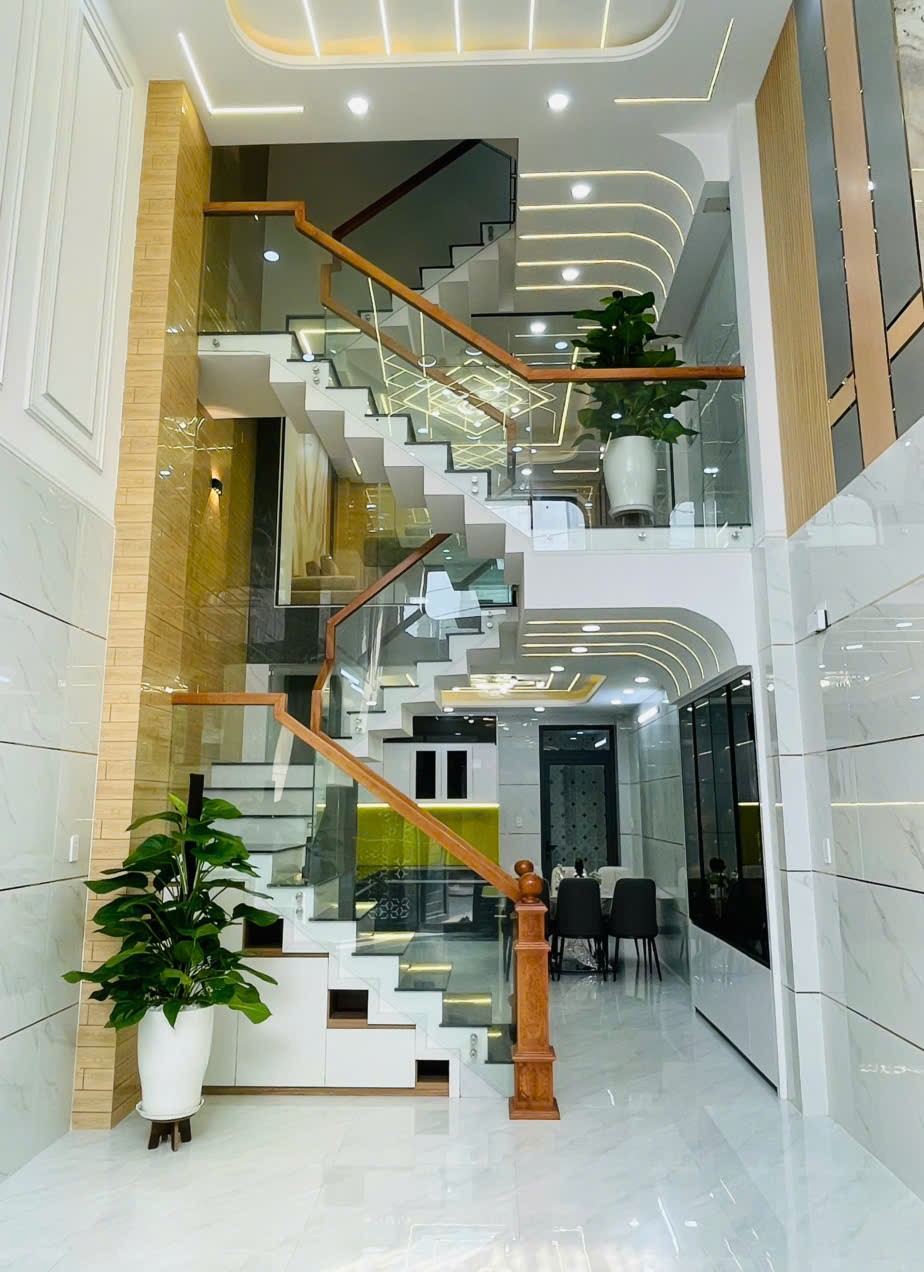 Bán Nhà Đẹp đón tết. Xây dựng 5 Tầng – 5PN, Gara Ô Tô, Full Nội Thất.