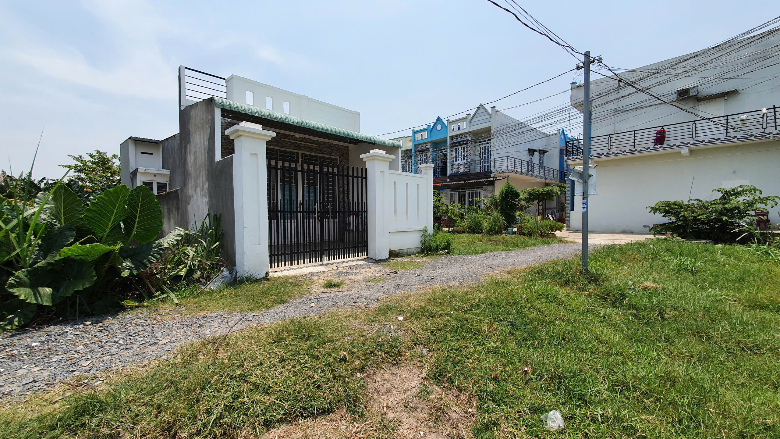 Bán đất cách đường Mỹ Hạnh (ĐT9) chỉ 50m. Full thổ cư. Giá 1 tỷ 2 bao sang tên.