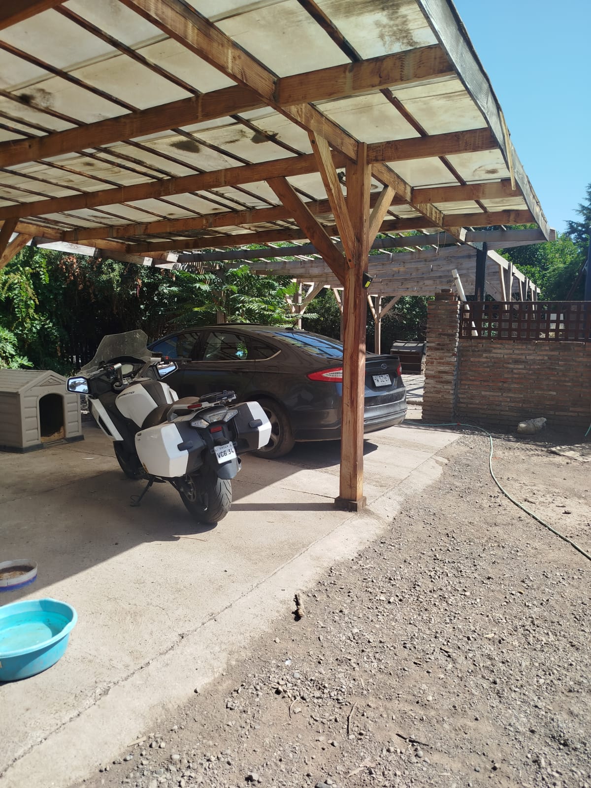 EN VENTA -  CASA CHICUREO CON PISCINA