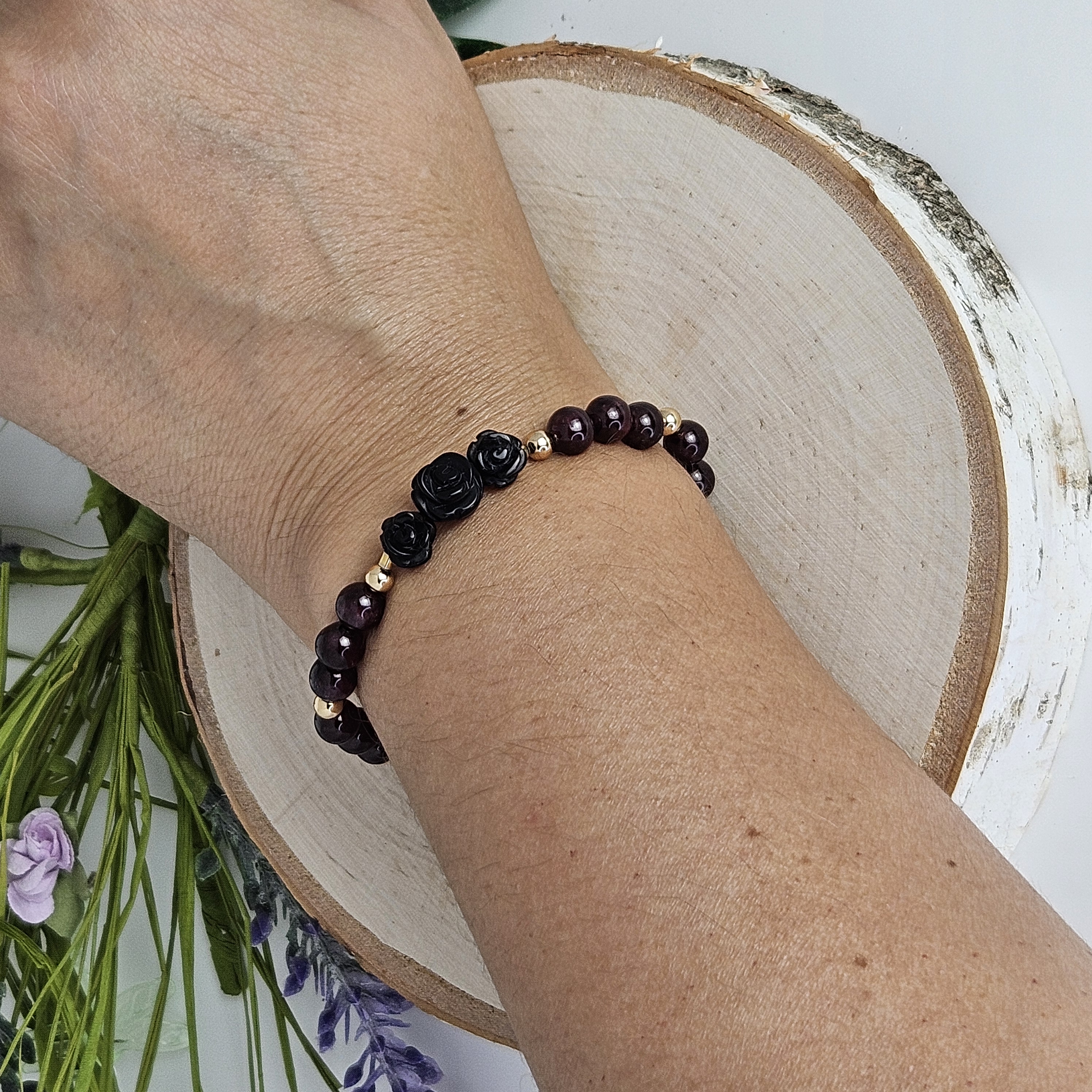Small Black Agate Rose Red Garnet Bracelet 