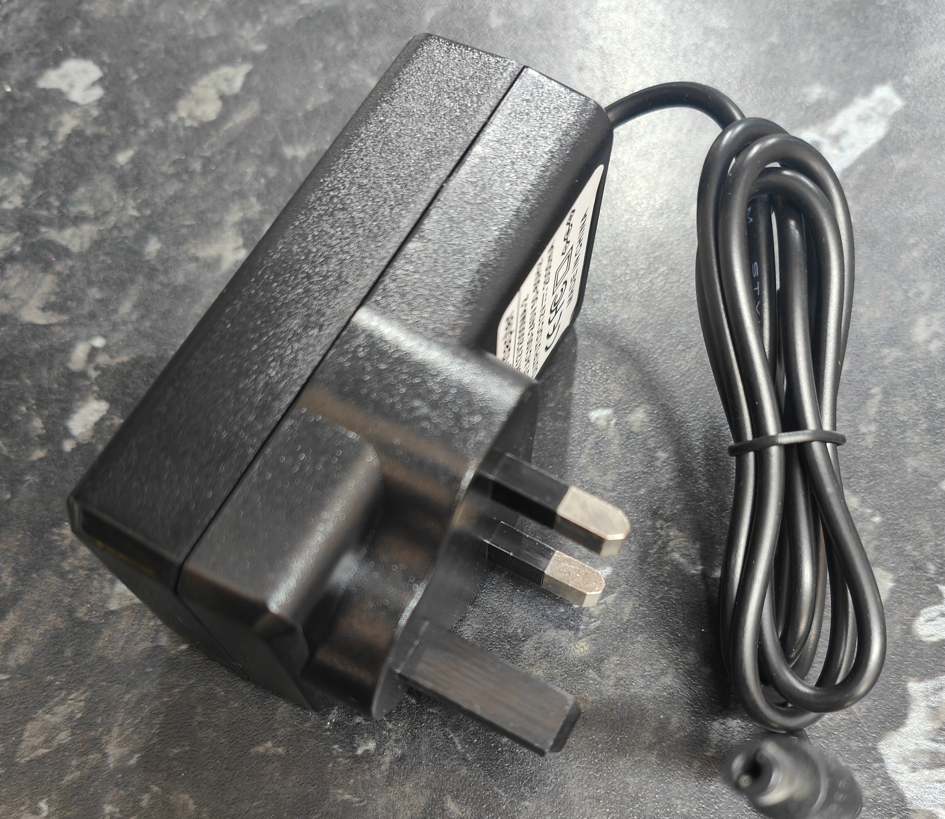UK 3-Pin 12v 2ampPower Adapter