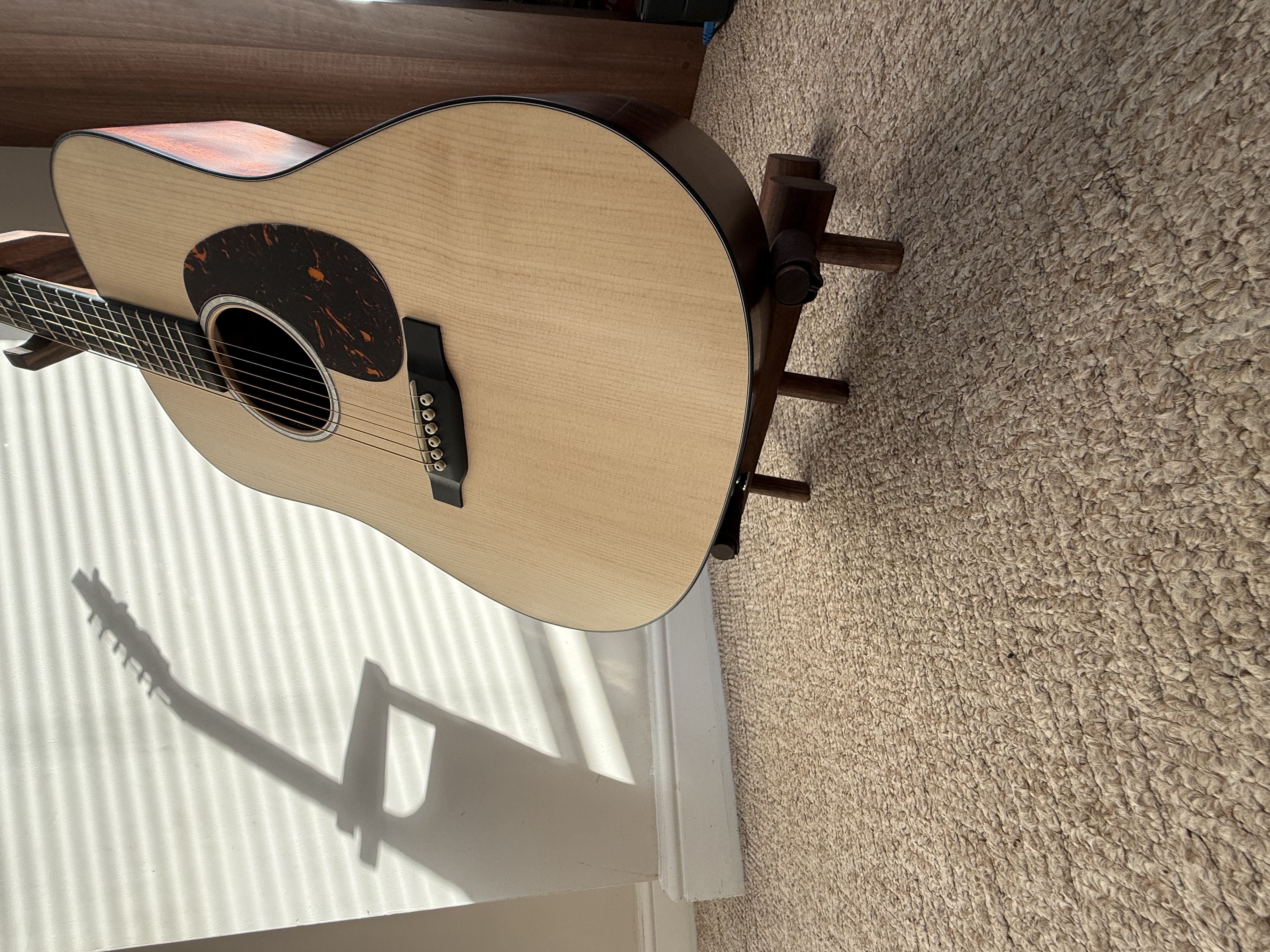 Guitar stand - Cruz Walnut Dowel