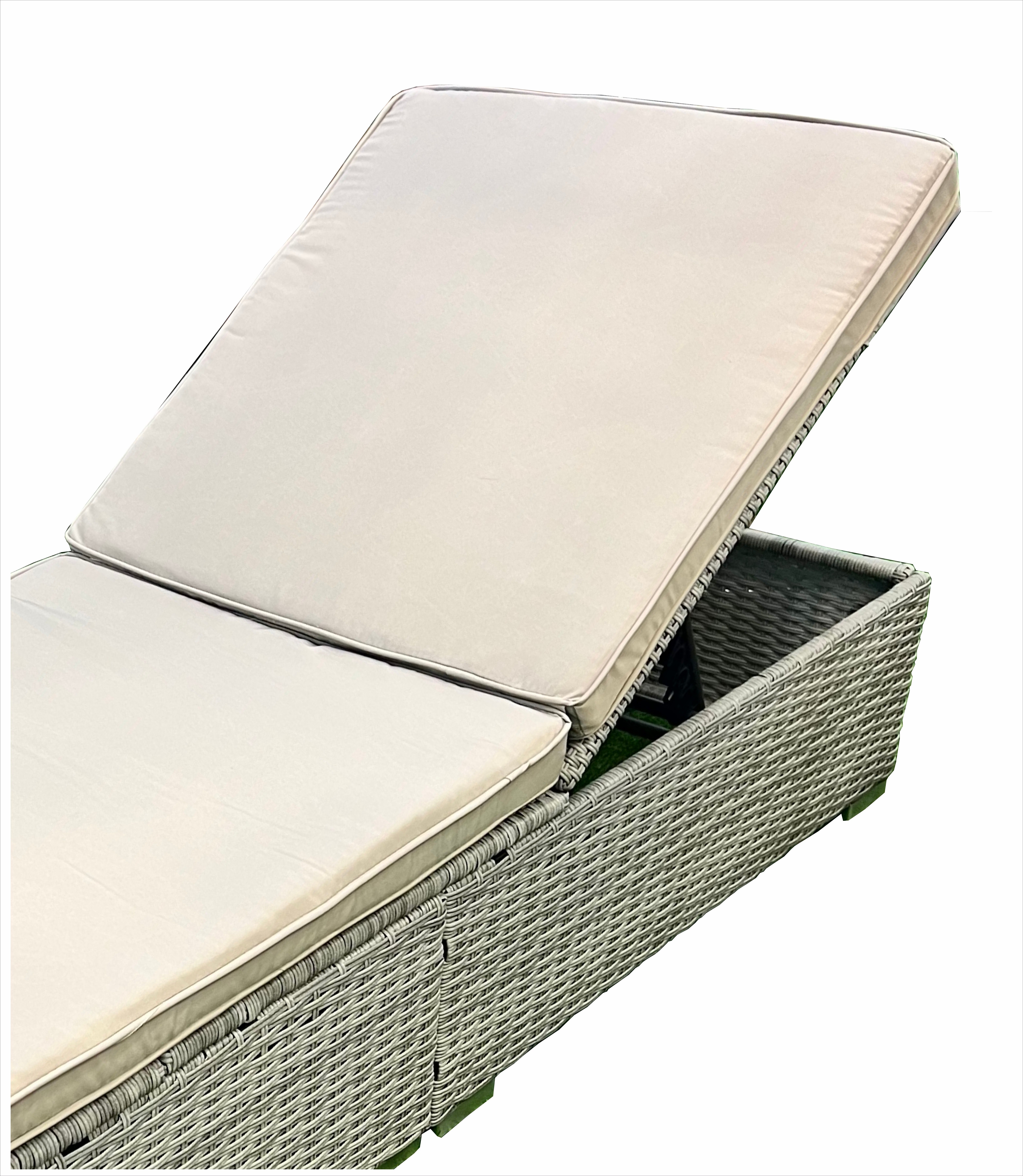 Rattan Sun Lounger With Beige Cushion & Side Table