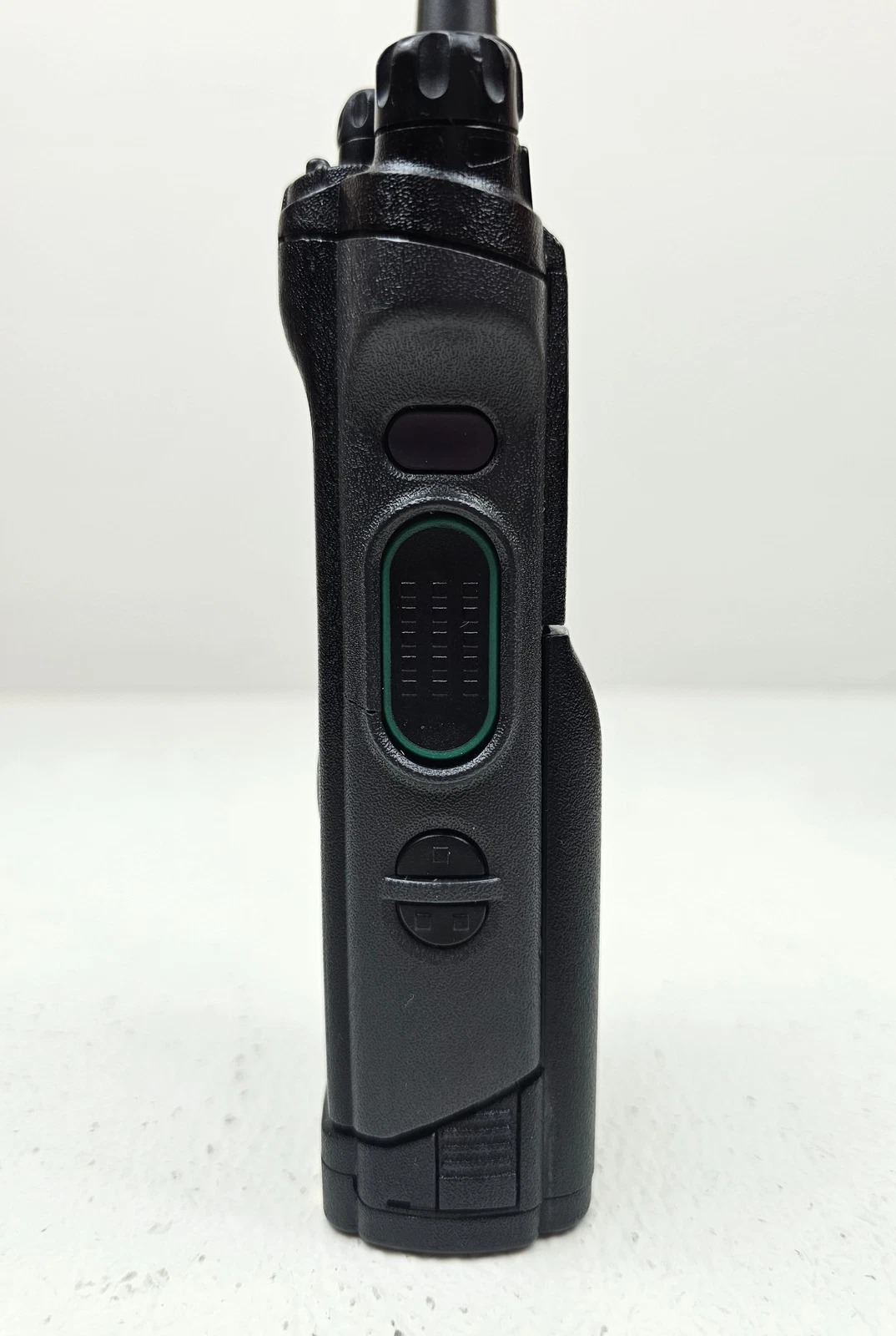 Motorola Portable APX6000 700/800 763-870 MHz 1000 Channel 3 Watt Model 2.5