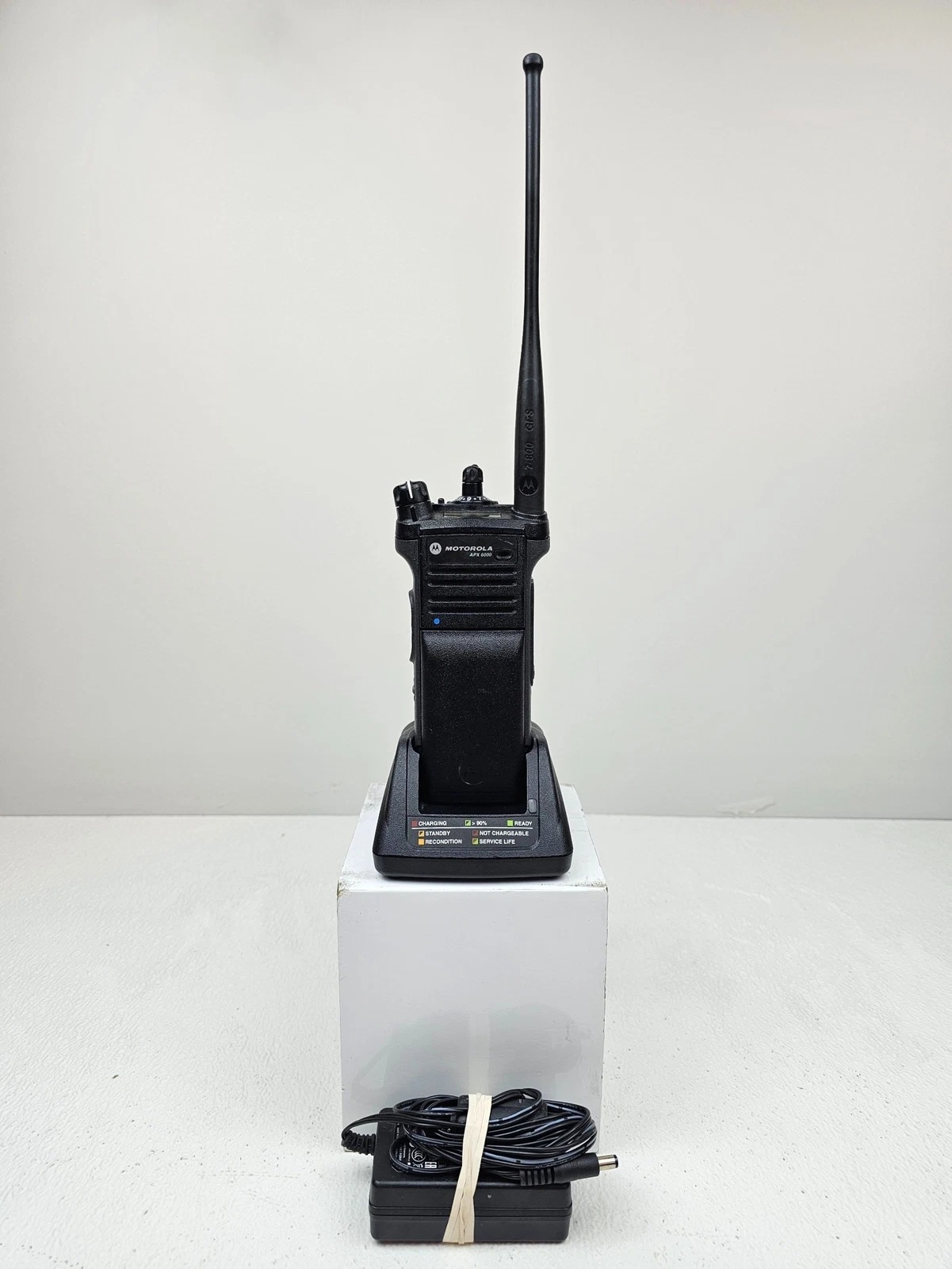 Motorola Portable APX6000 700/800 763-870 MHz 1000 Channel 3 Watt Model 2.5