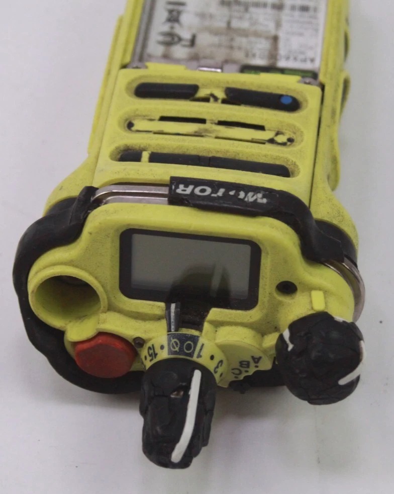 MOTOROLA APX6000XE H98UCF9PW6AN 7/800MHZ TWO WAY RADIO