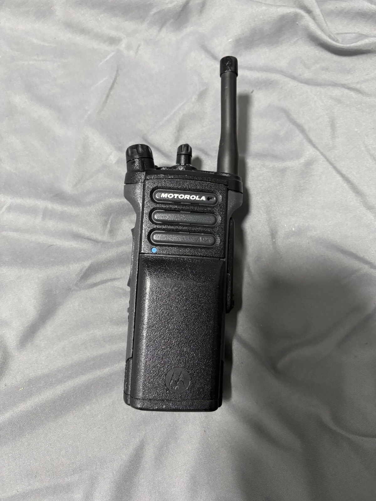 Motorola APX 6000 UHF With 2 Batteries And Charger