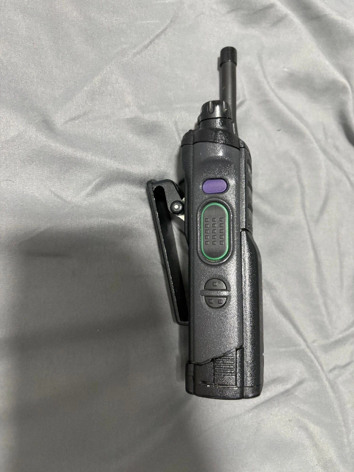 Motorola APX 6000 UHF With 2 Batteries And Charger