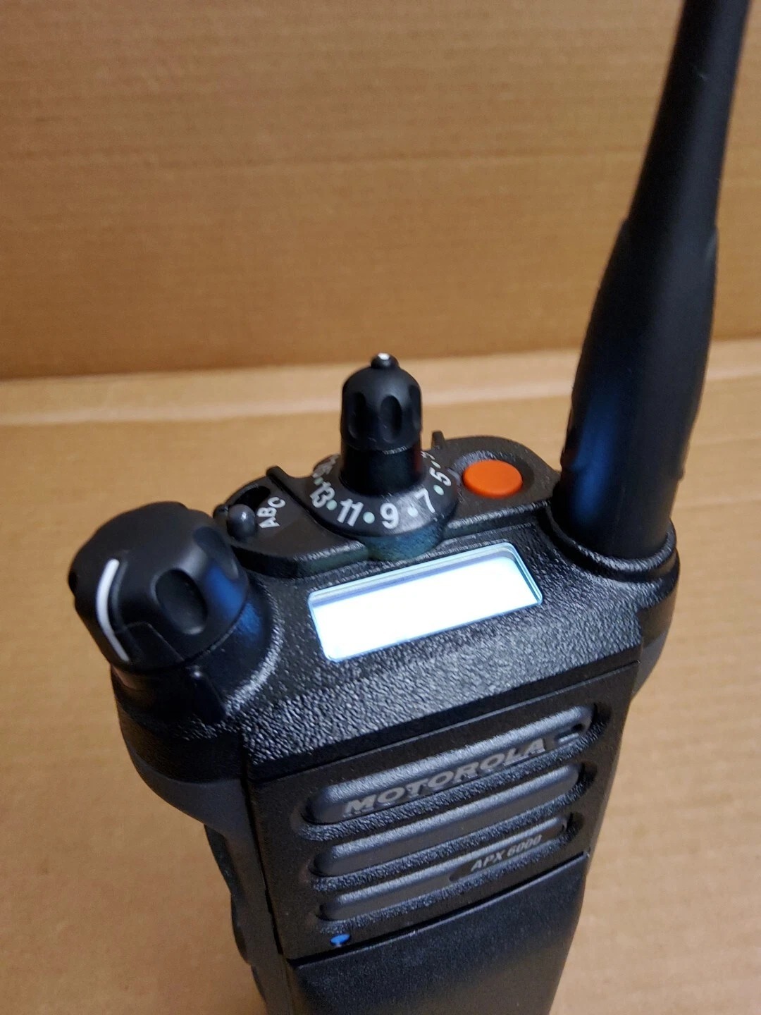 MOTOROLA APX6000 H98UCF9PW6BN BN P25 7-800MHZ TDMA RADIO APX 6000 AES DES DESXL