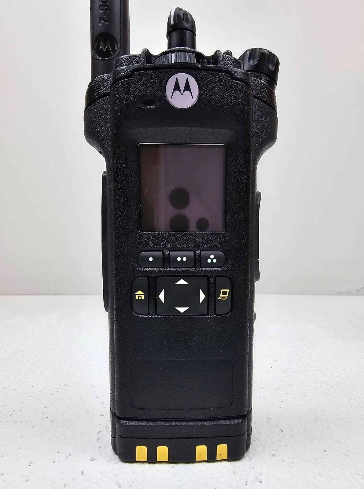 Motorola Portable APX6000 700/800 763-870 MHz 1000 Channel 3 Watt Model 2.5