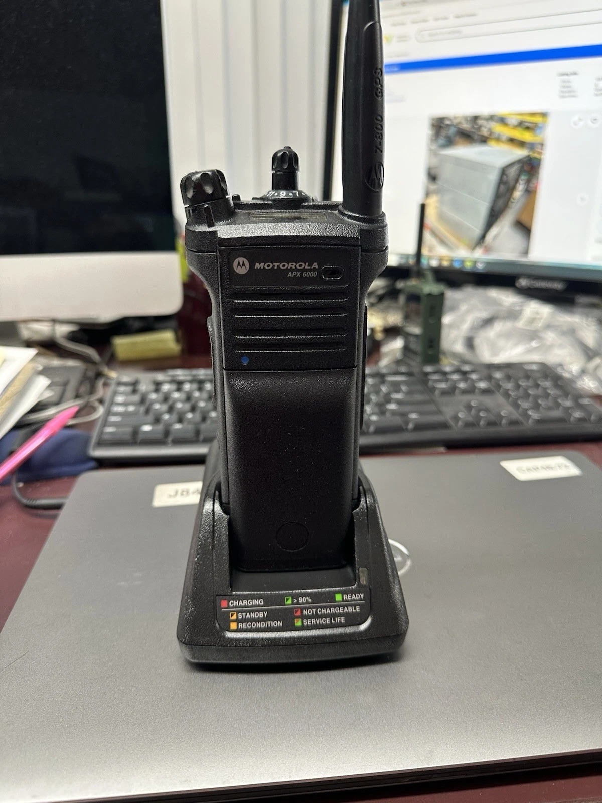 Motorola apx 6000 700-800mhz With Battery Charger