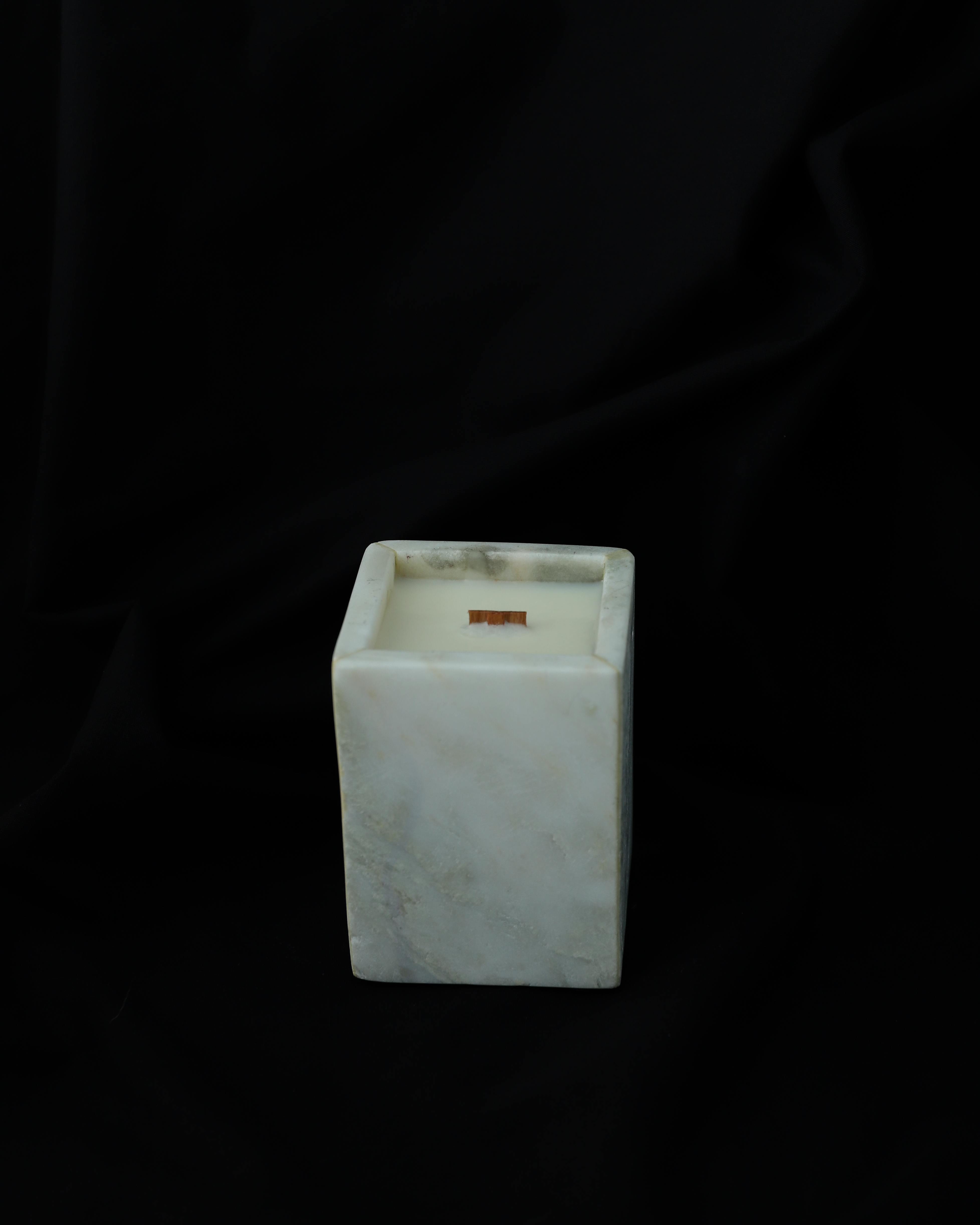 L’héritage scented candle in vintage vessel 