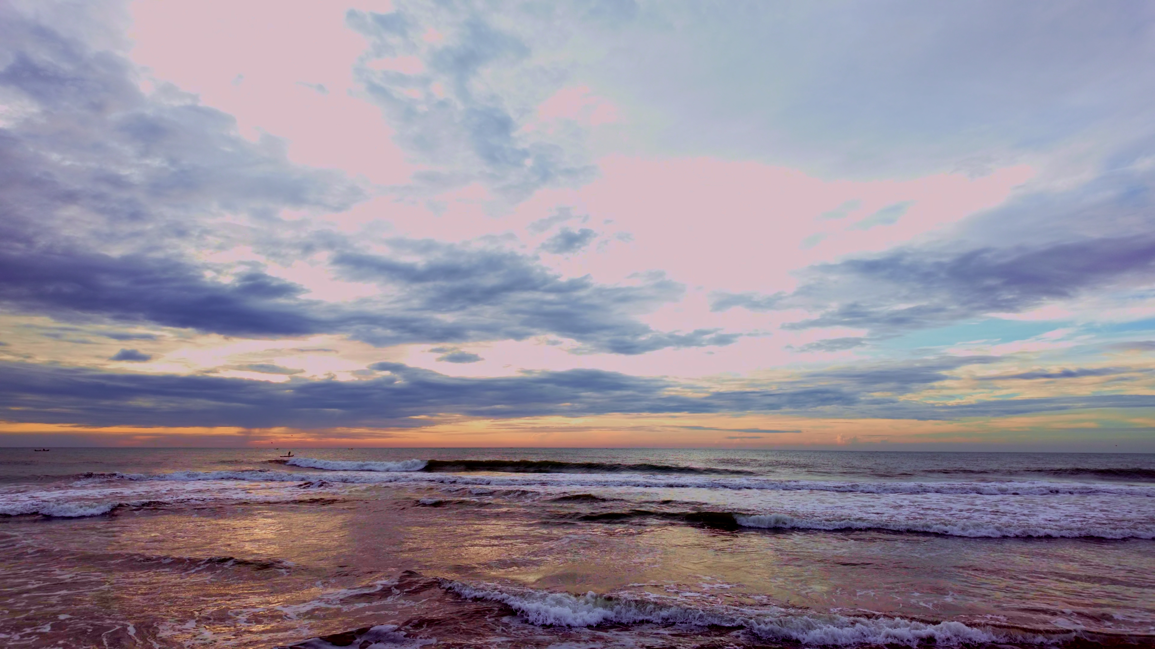 Relaxing Sunrise Ocean Waves | Stock Video Background