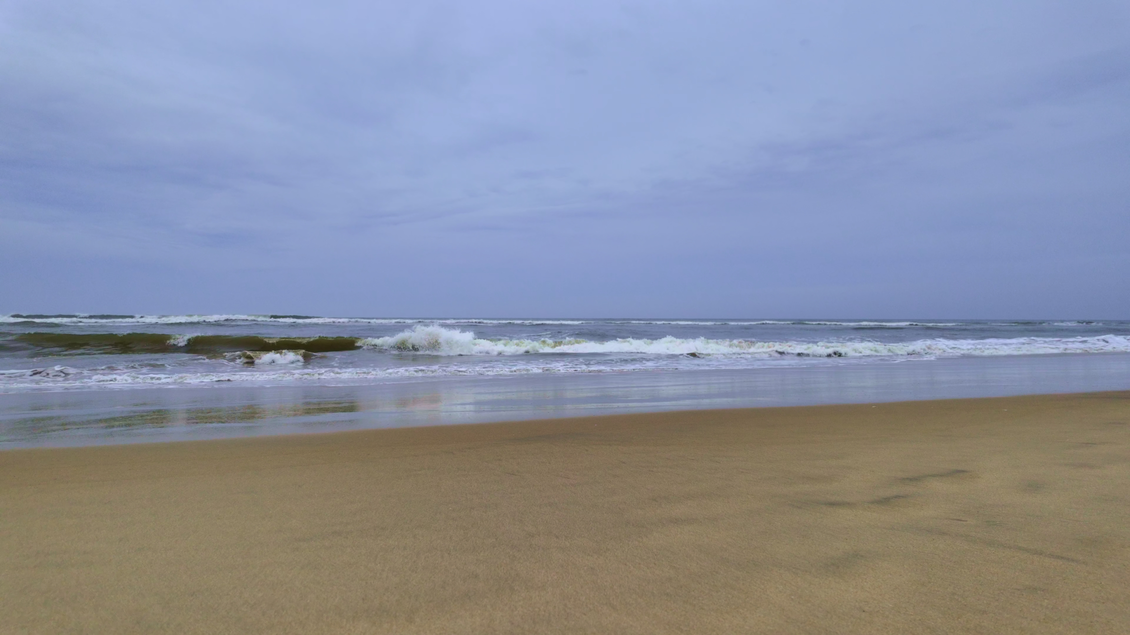 Relaxing 4K Beach Footage | Peaceful Ocean Horizon - Premium Waves Stock Footages