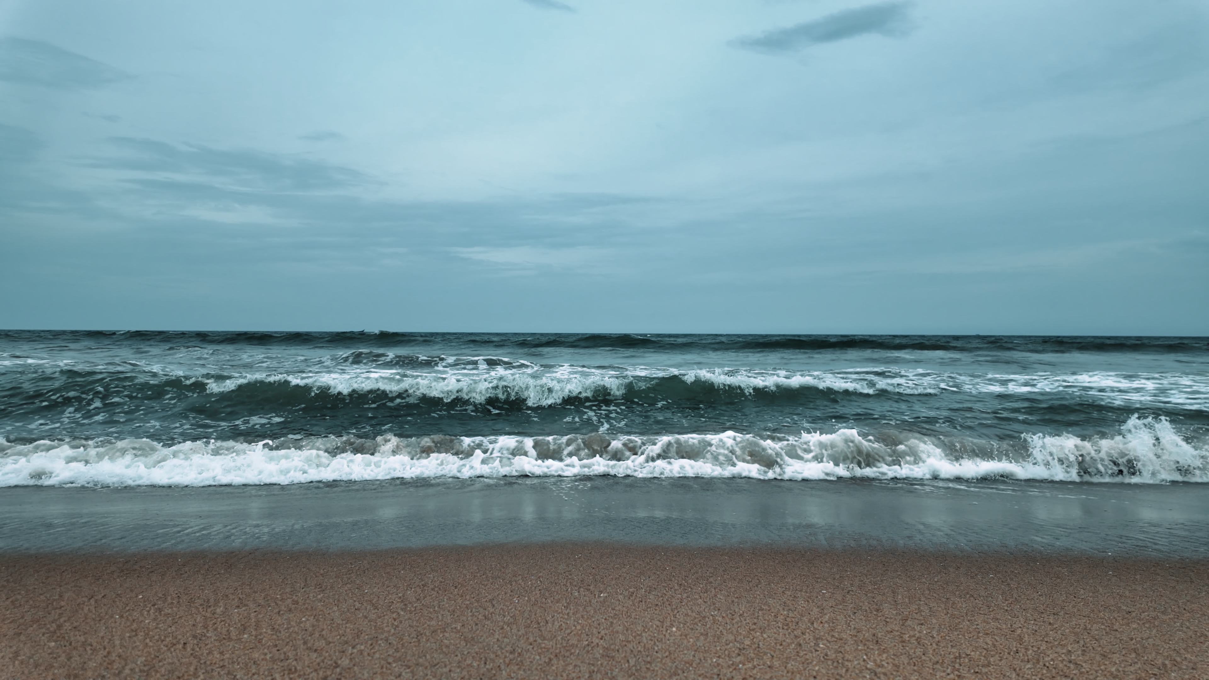 4K Long Format Ocean Waves for Scene Building | Premium Wave Stock Footages