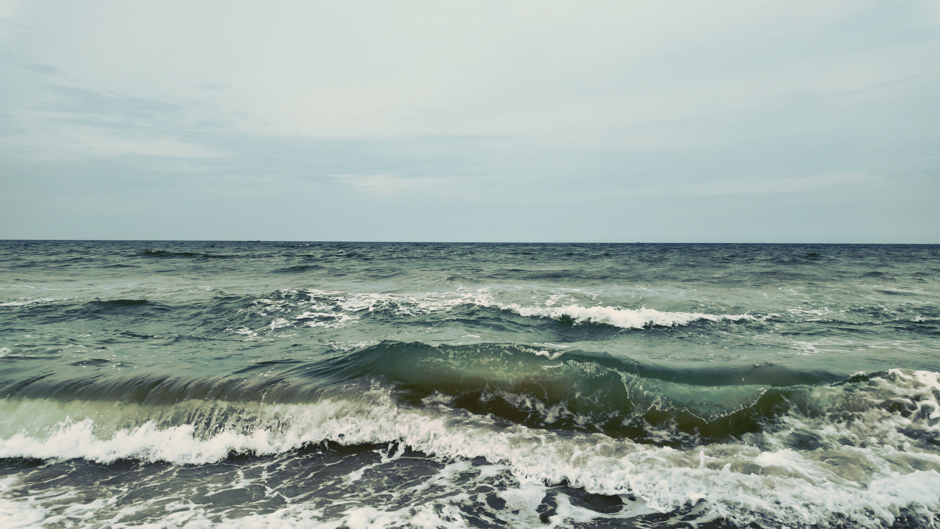 4K Cinematic Ocean Wave Stock Footage for Filmmakers