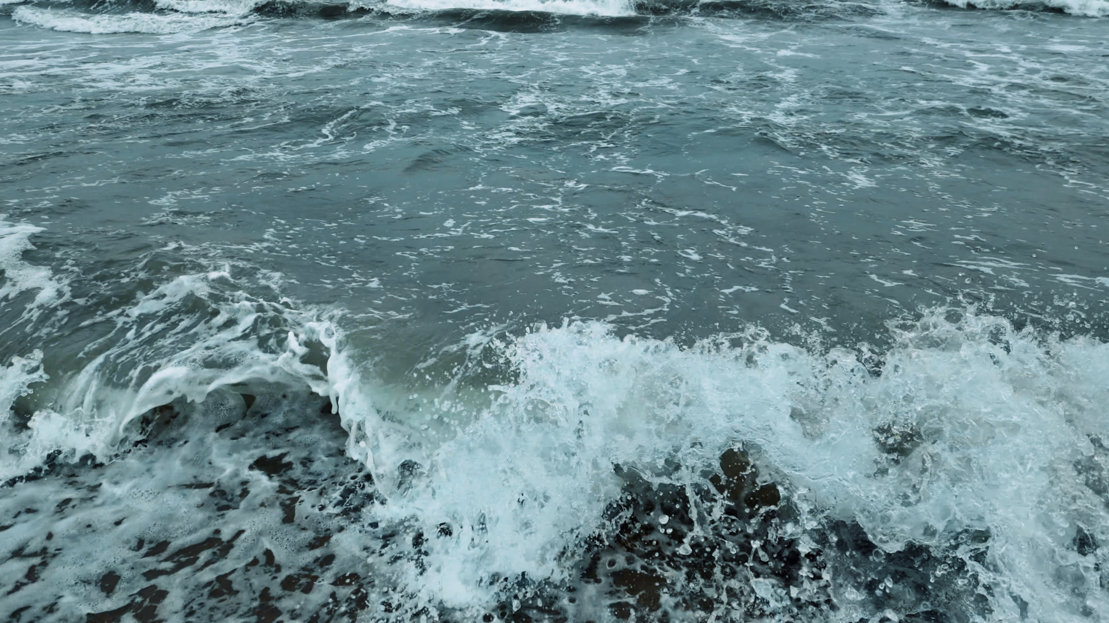 Slow Motion Ocean Waves