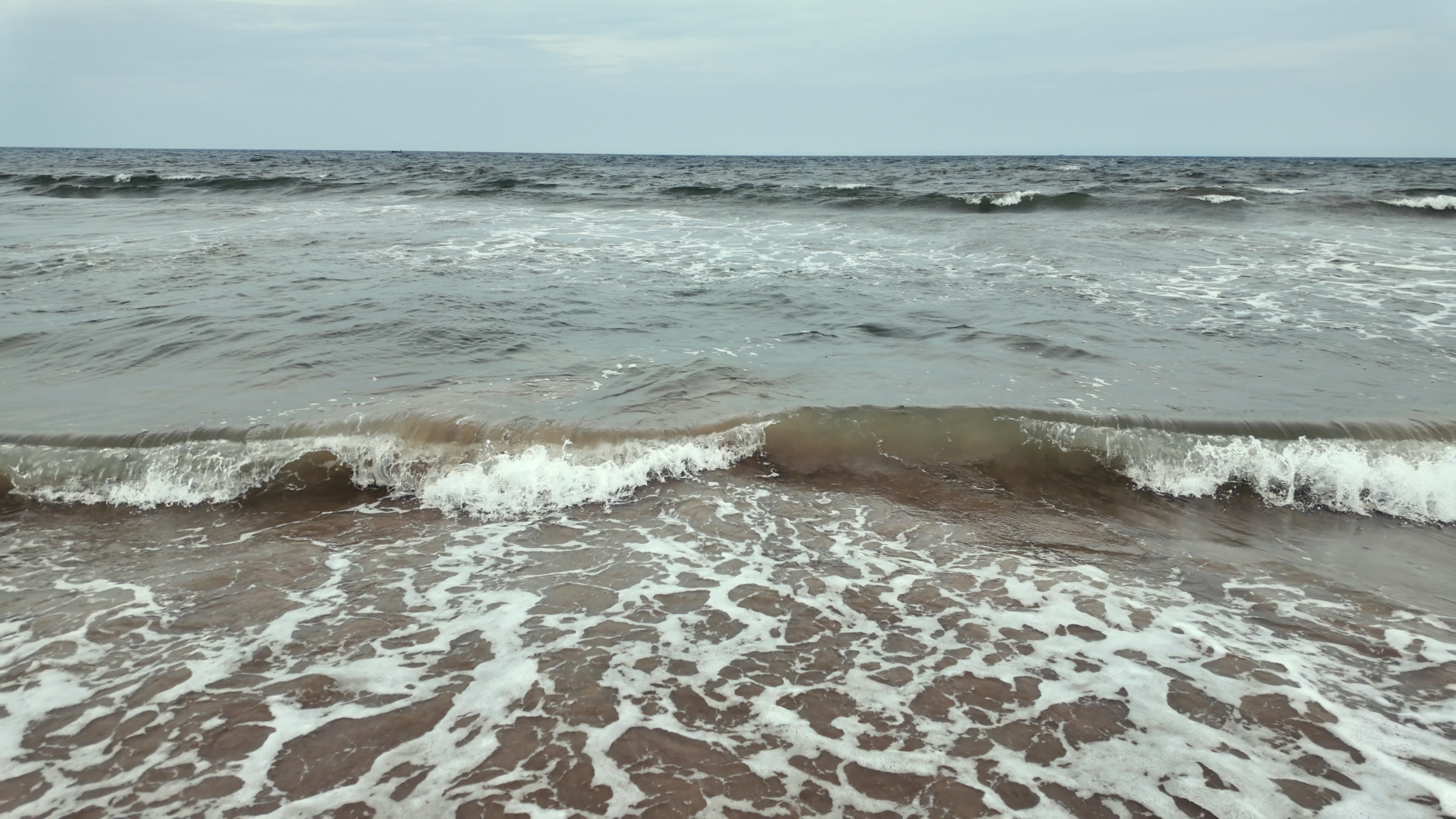 4K Relaxing Ocean Waves for Backgrounds