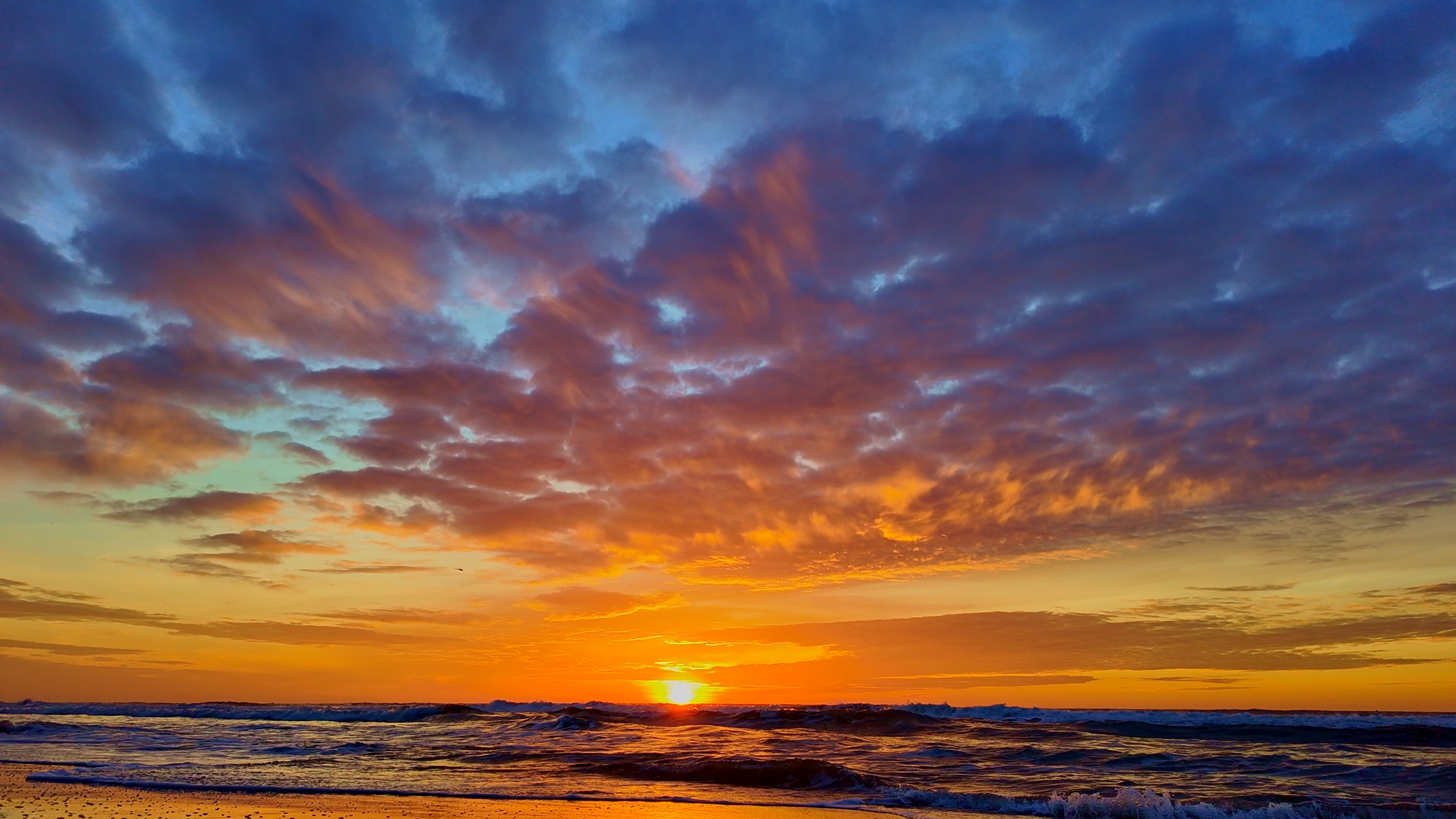 4K Sunrise Waves Video | Golden Hour Beach Ocean Footage | Premium Sunrise Stock Footage