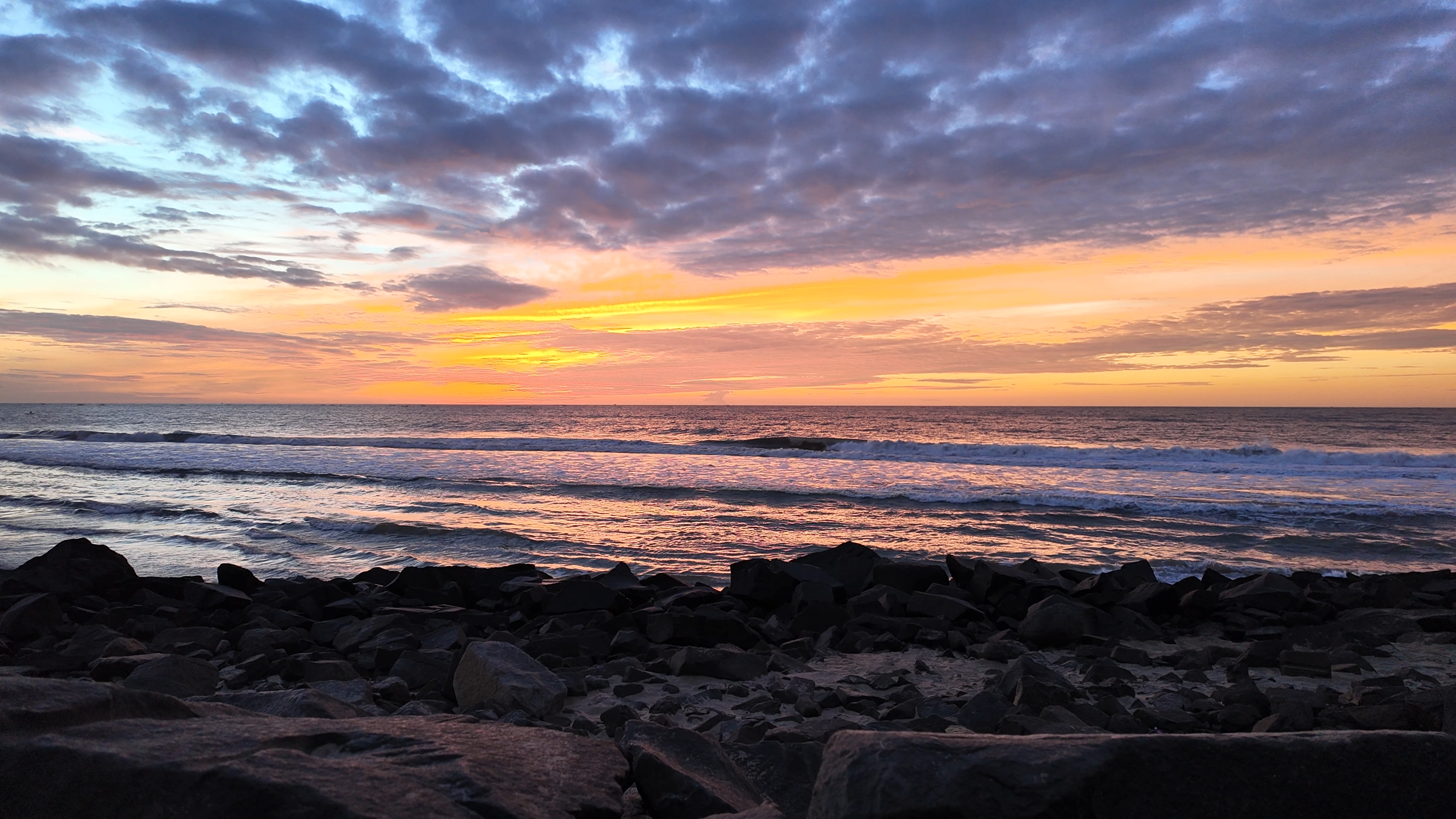 Ungraded sunrise beach footage | sunrise sea waves