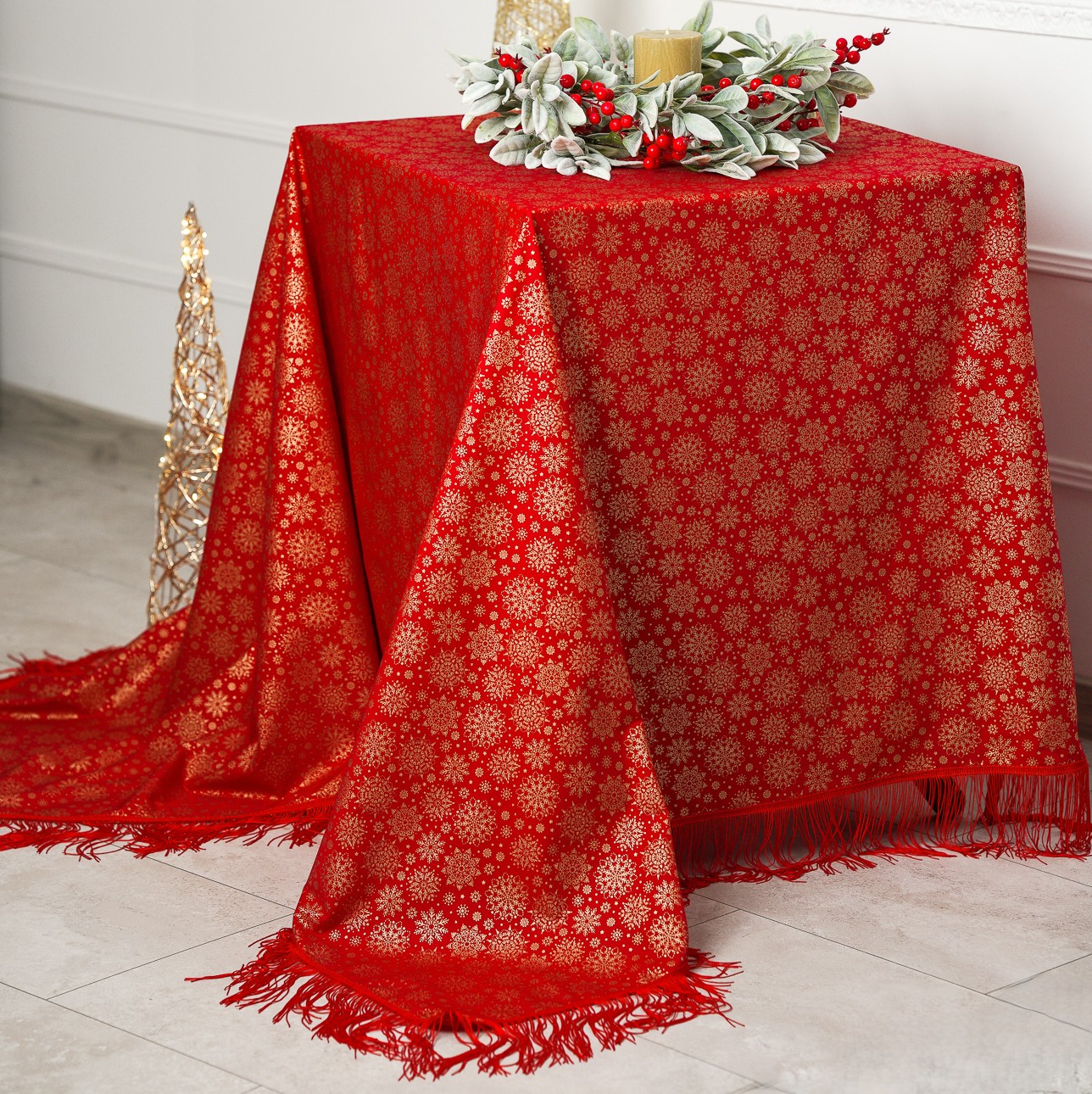 Šventinė staltiesė "PARYŽIAUS ROMANSAS"