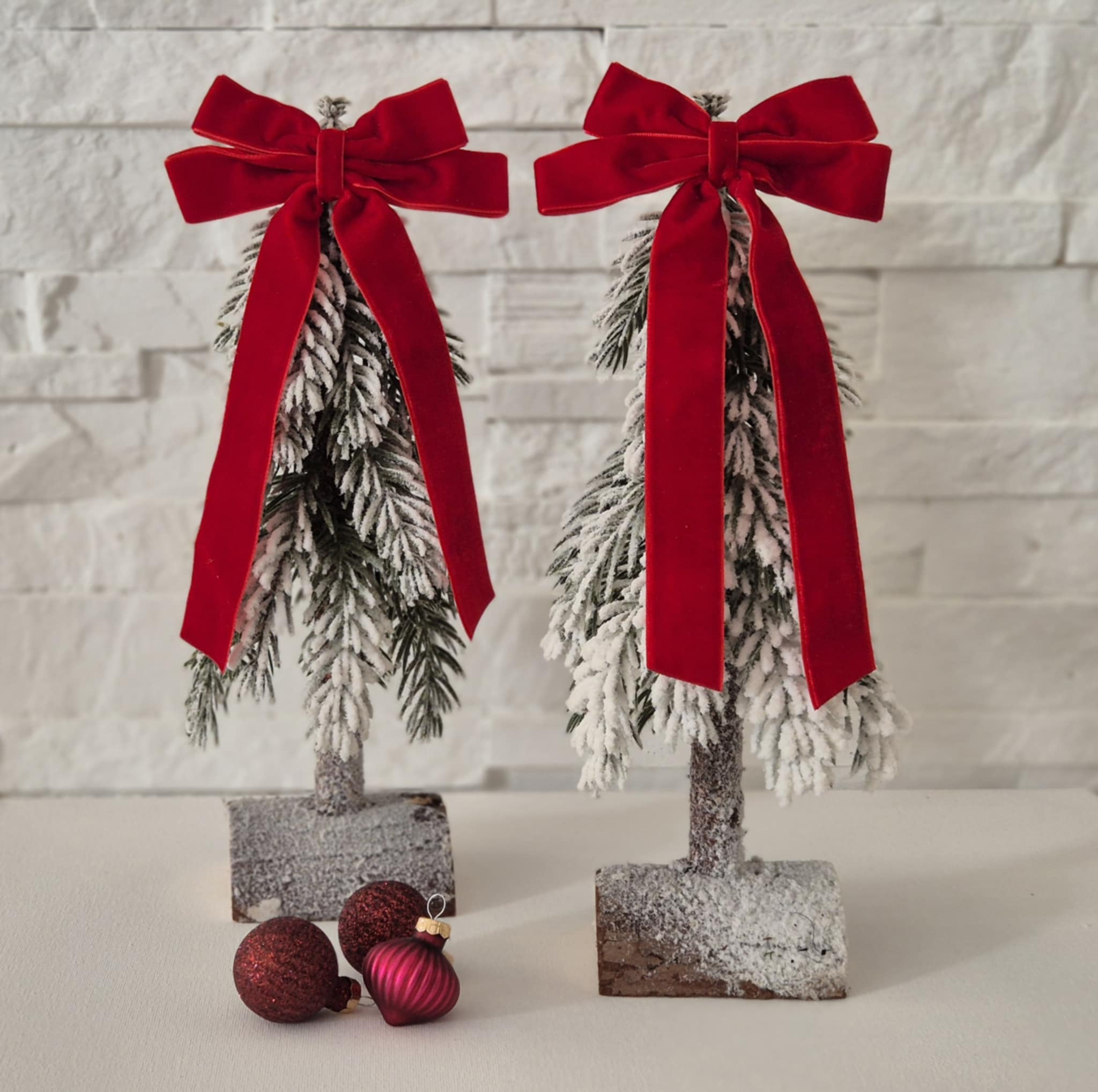 Sniegu padengta eglutė (1 vnt.)