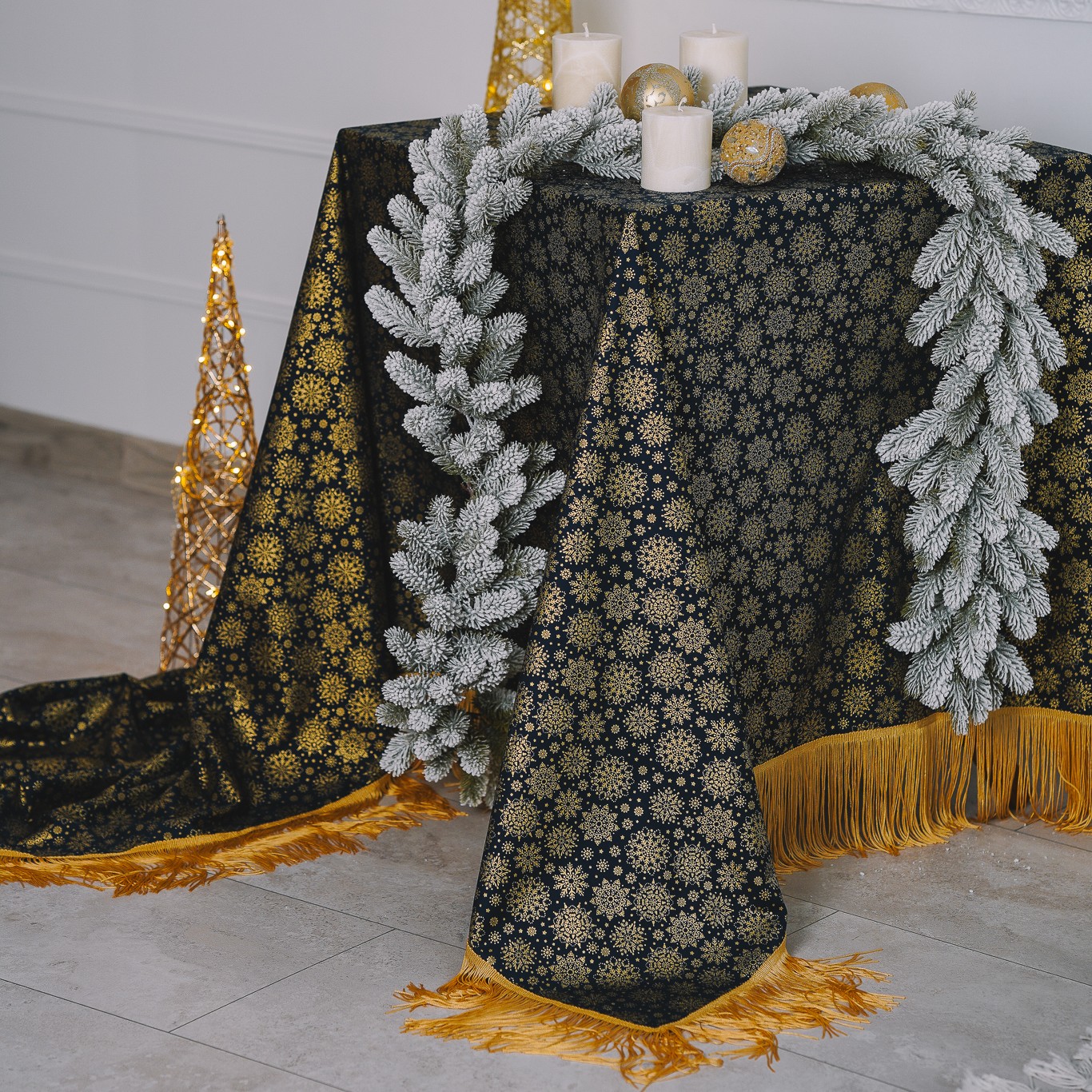 Kalėdinė staltiesė "ŽVAIGŽDĖTA NAKTIS"