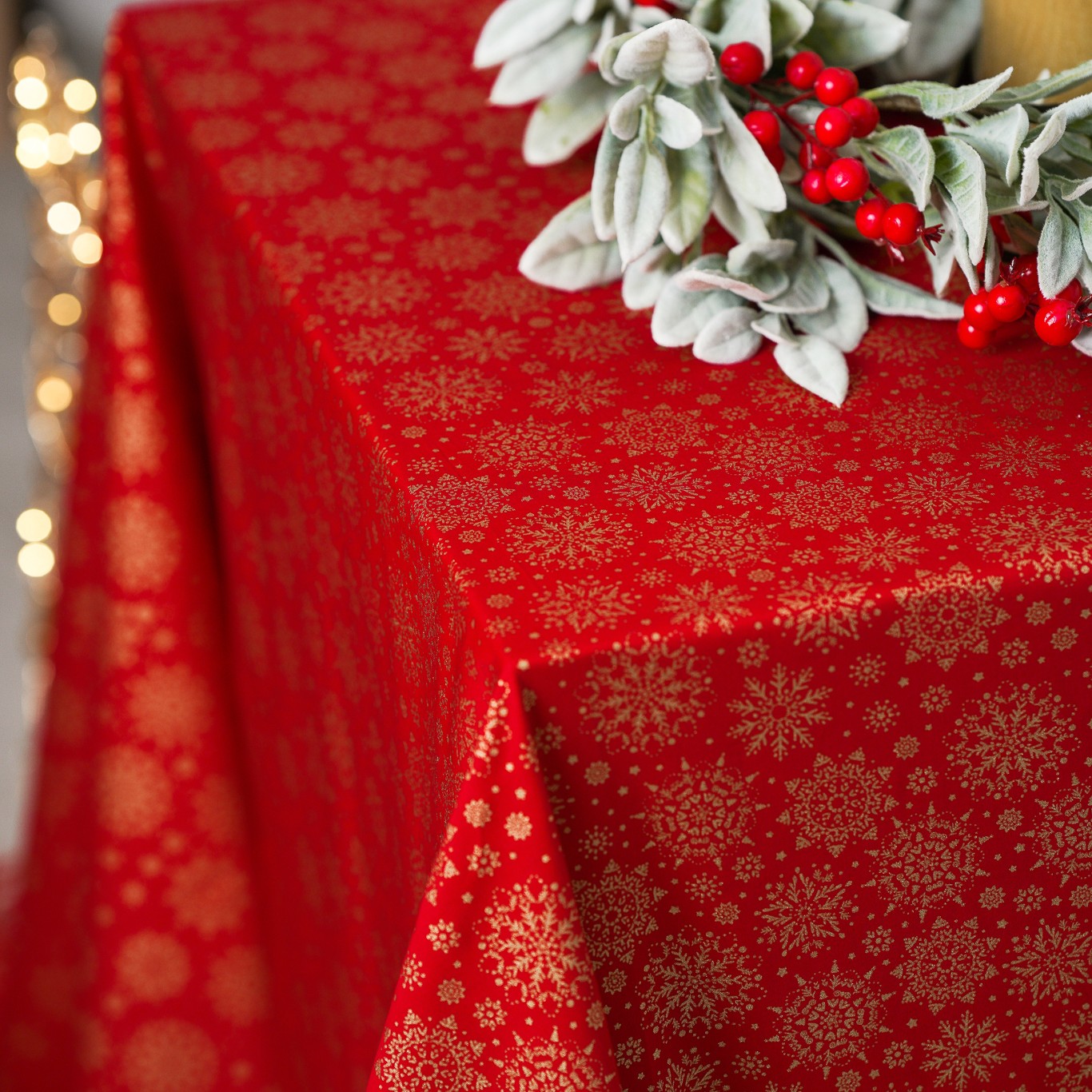 Šventinė staltiesė "PARYŽIAUS ROMANSAS"