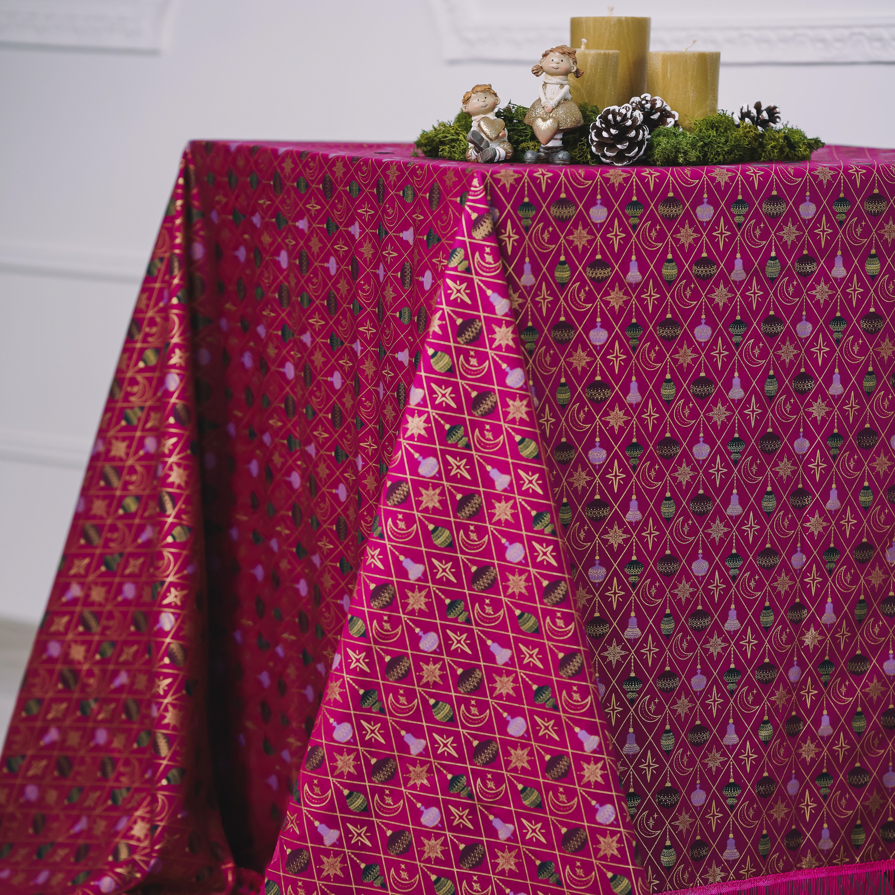 Šventinė staltiesė "KALĖDŲ STEBUKLAS"