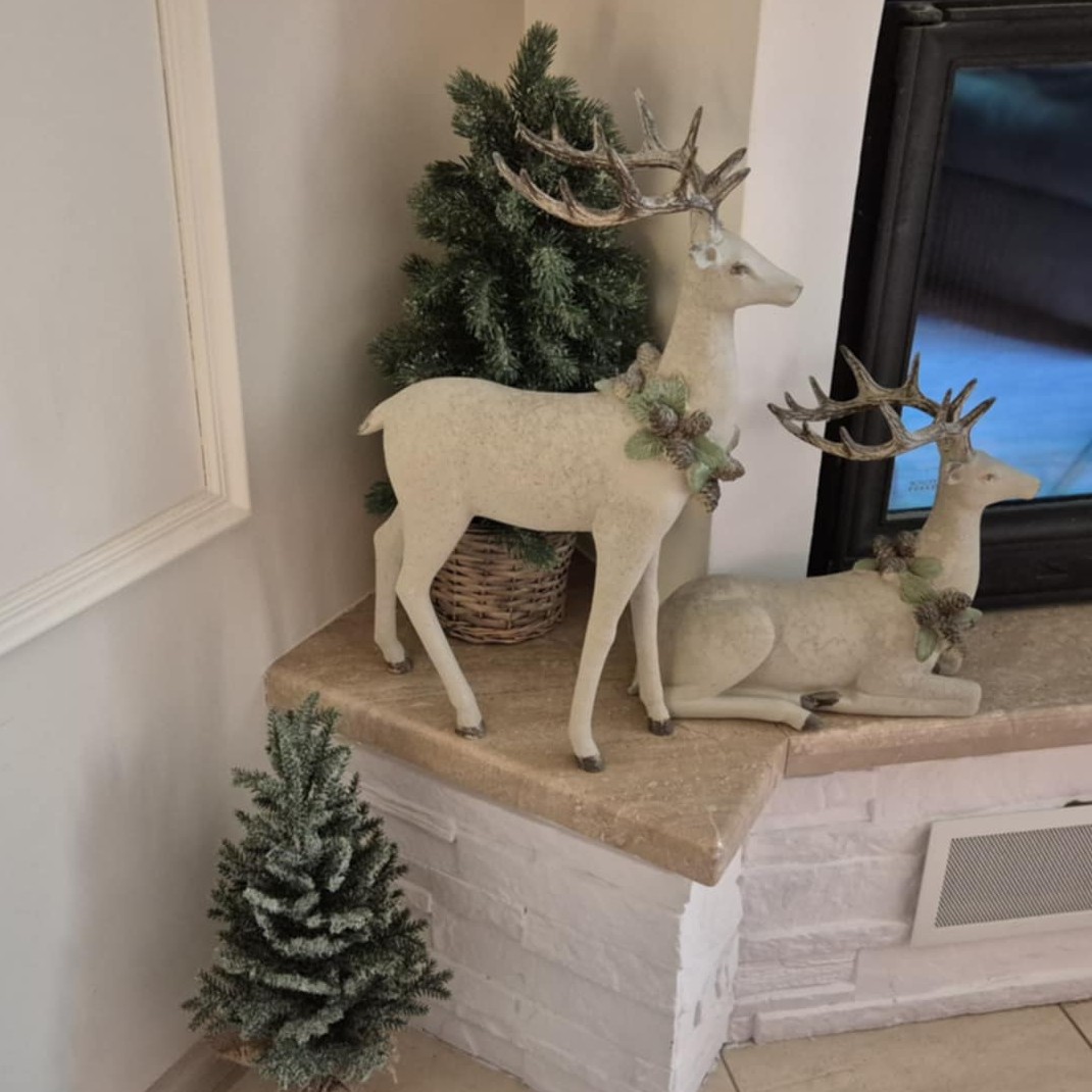 Dekoratyvinis vintažinis gulintis elnias