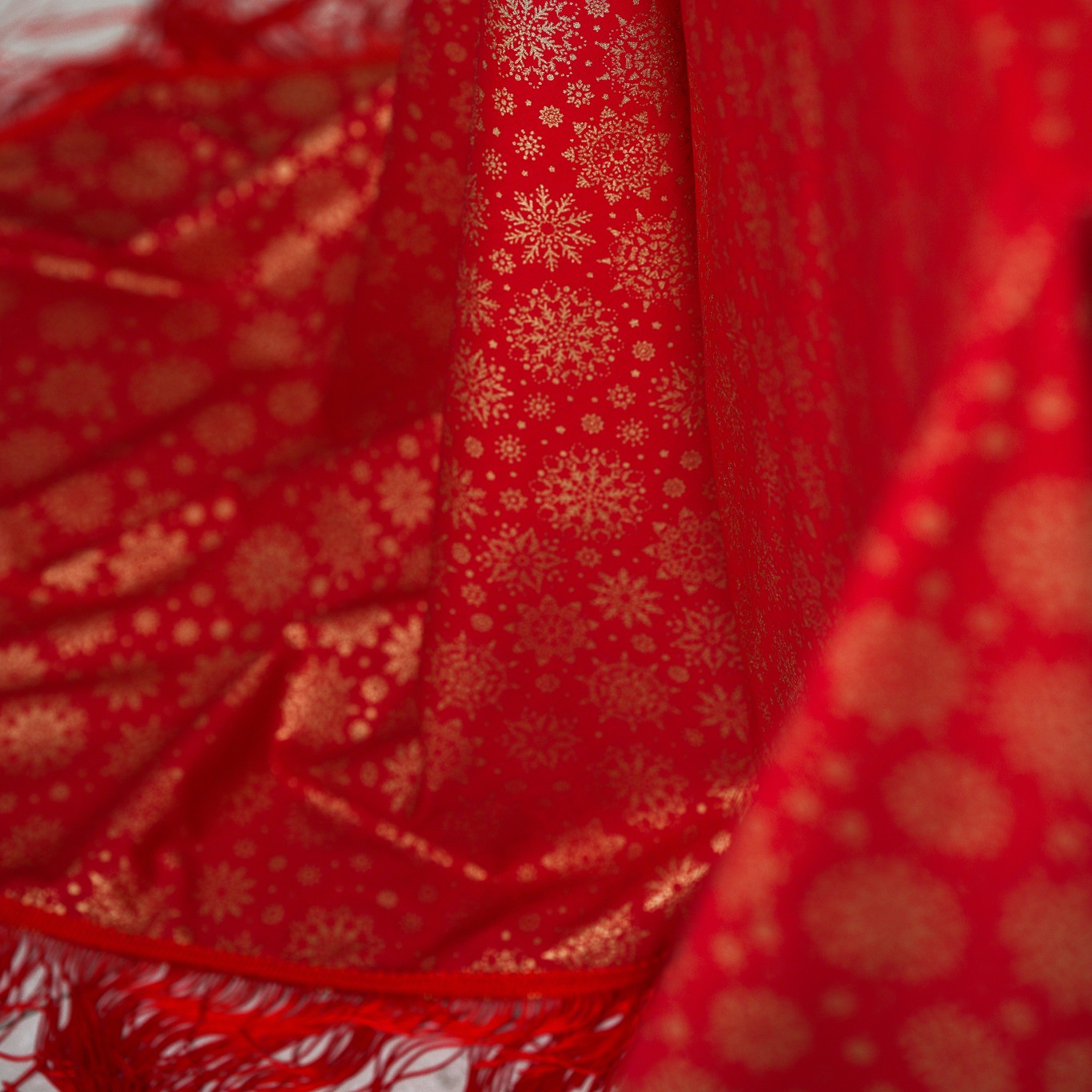 Šventinė staltiesė "PARYŽIAUS ROMANSAS"