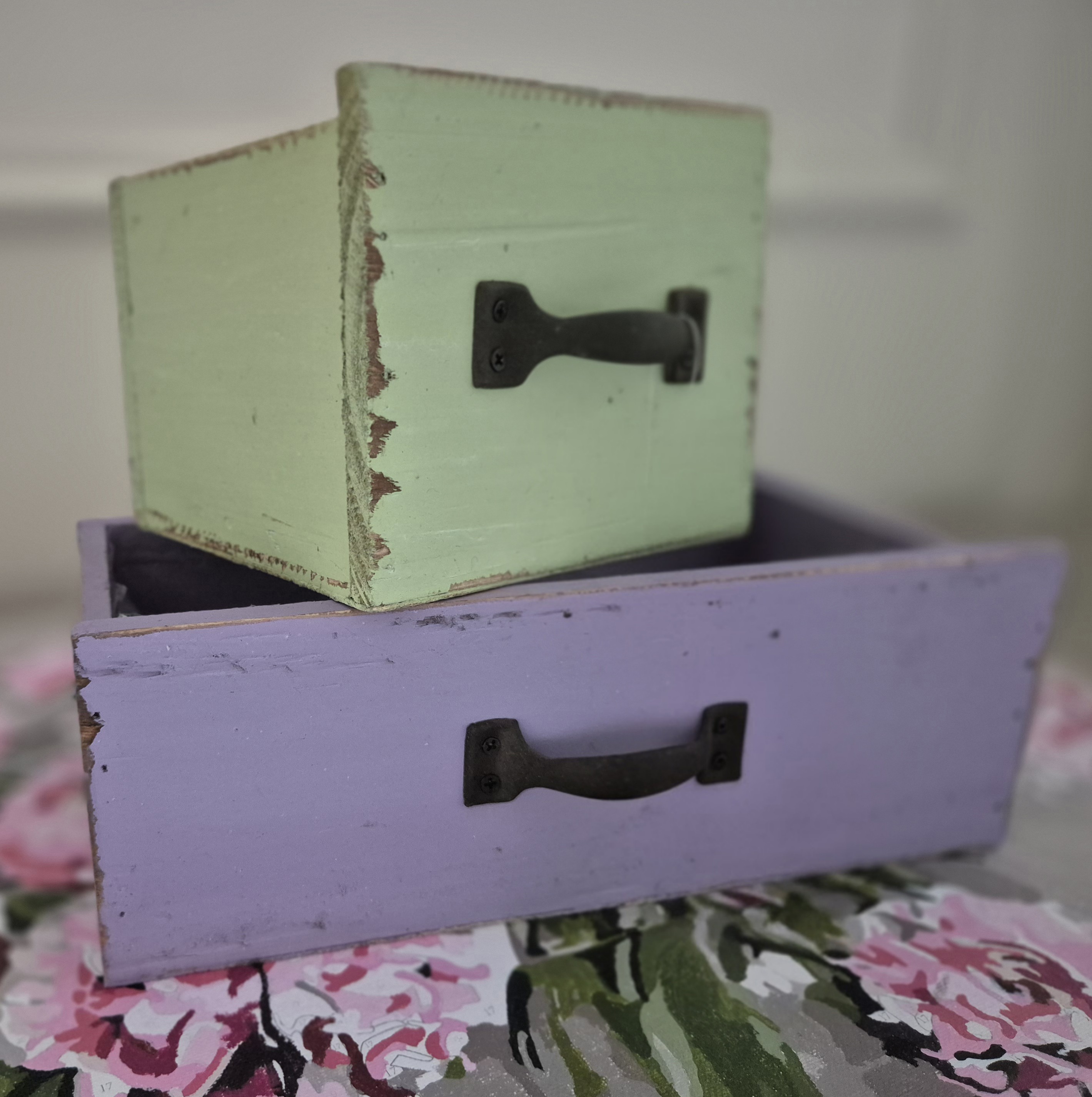 Žalia medinė dėžutė "PAVASARIO STALČIUKAS III"