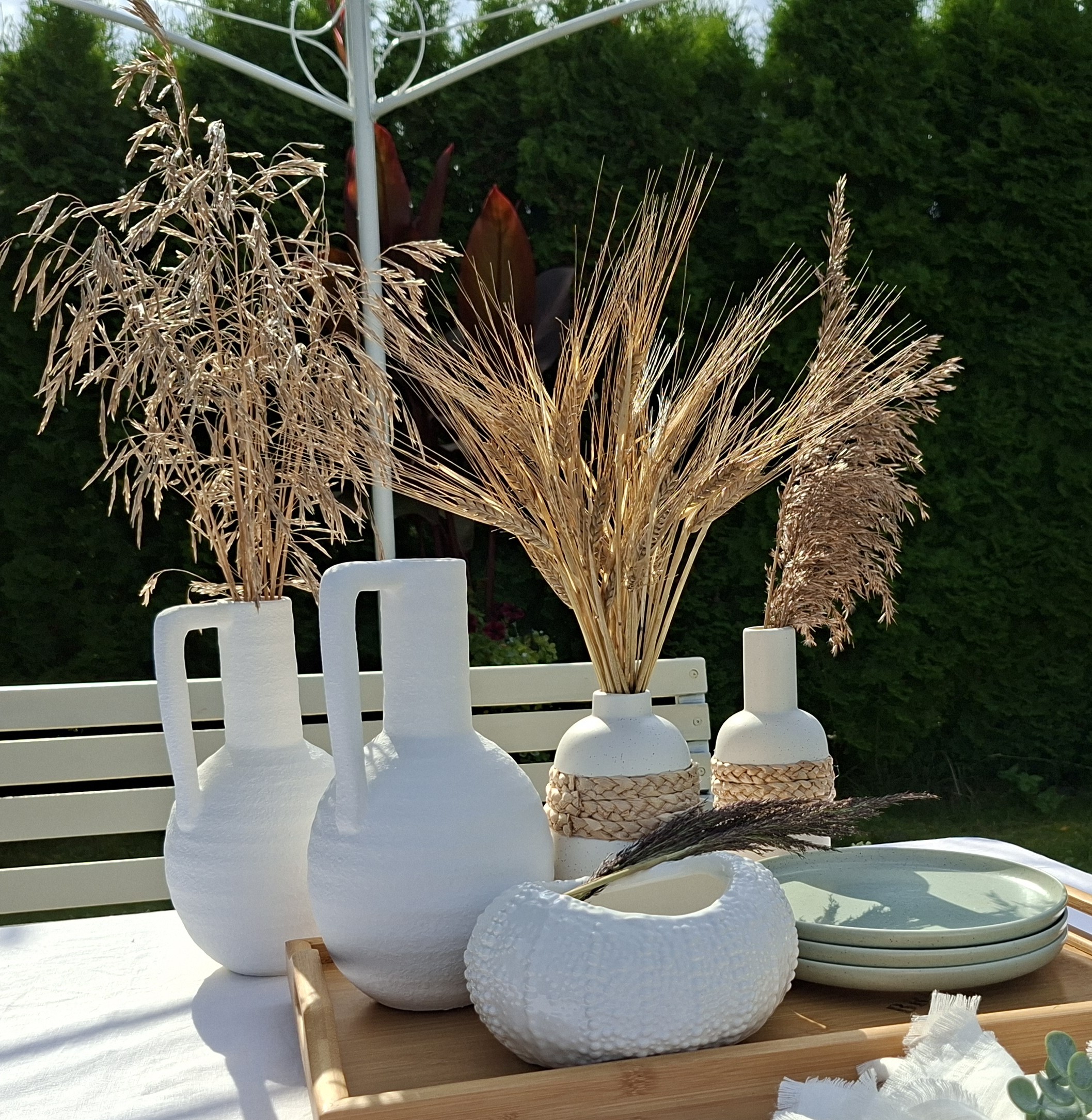 Dekoratyvinė baltos keramikos vaza "JŪRA"