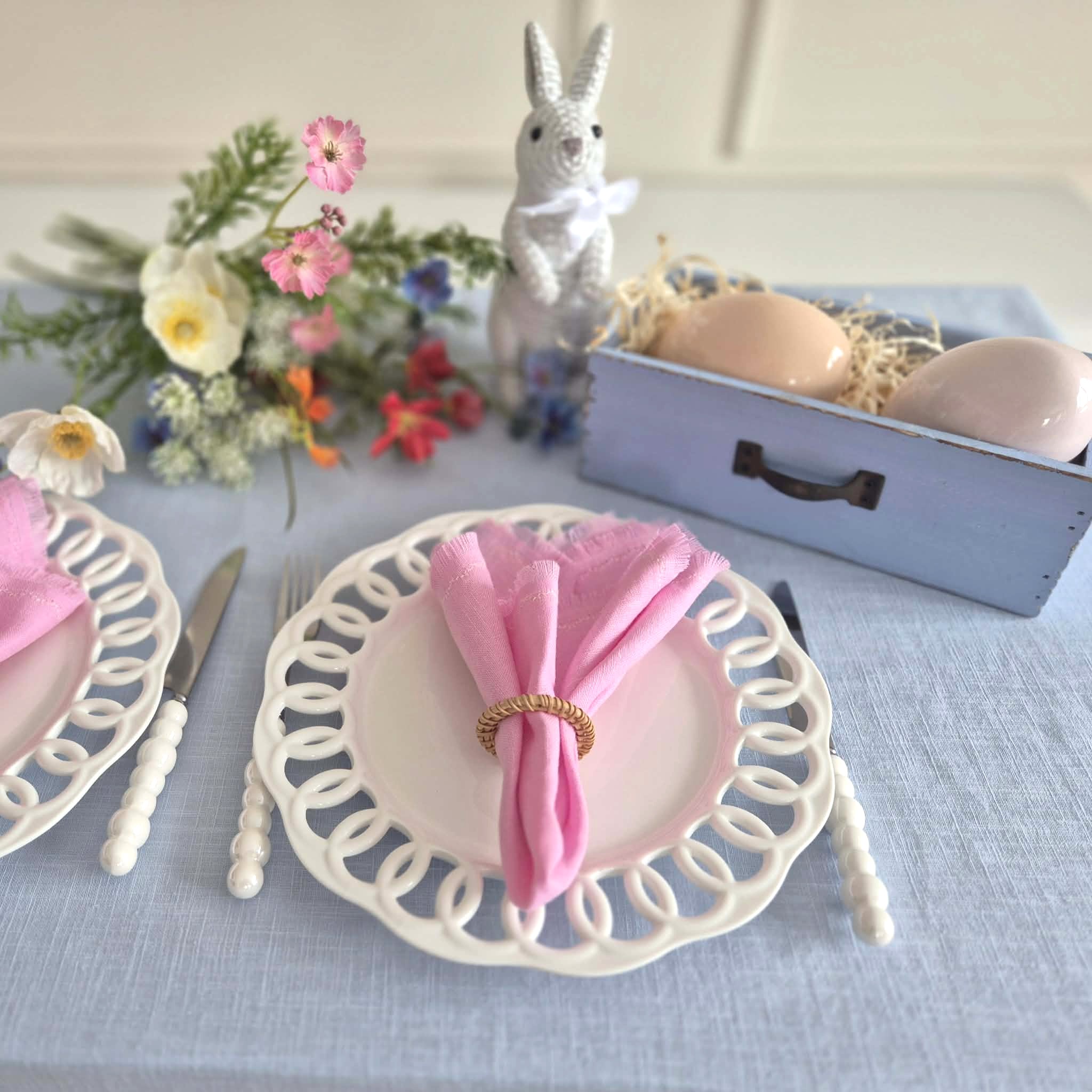 Šviesiai mėlyna lininė staltiesė „Blue Breeze“