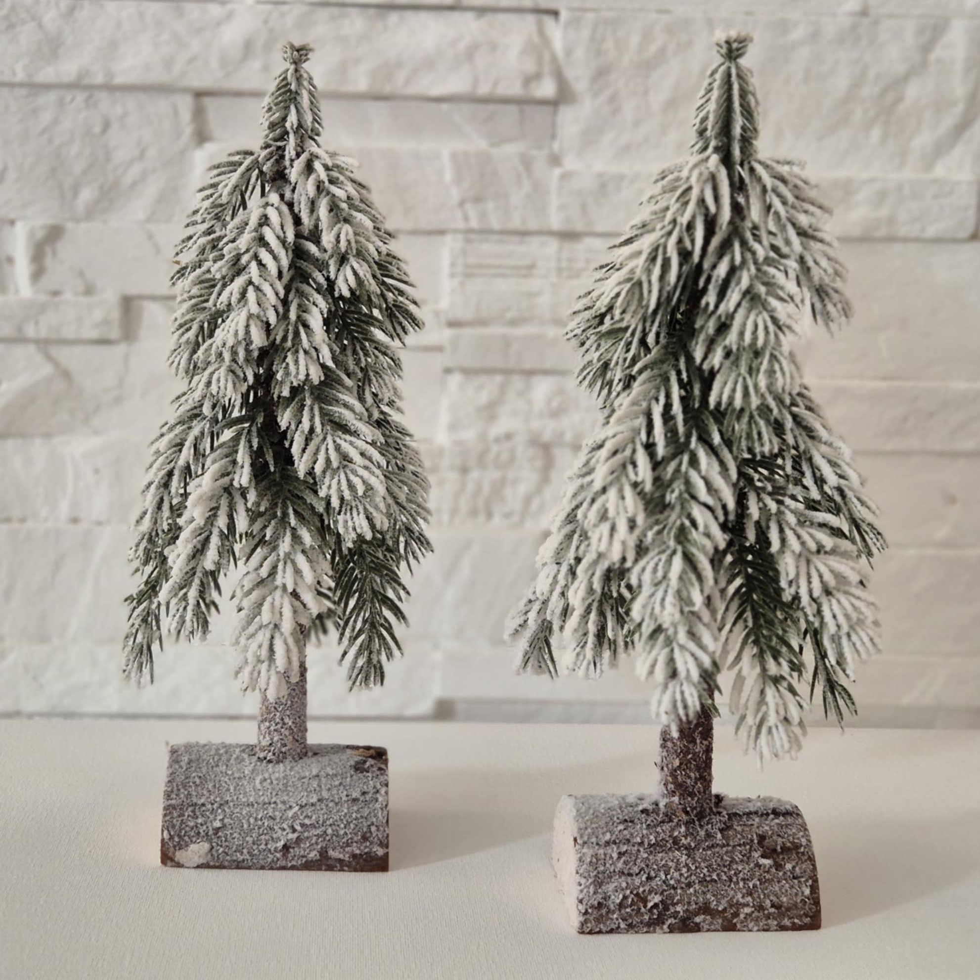 Sniegu padengta eglutė (1 vnt.)