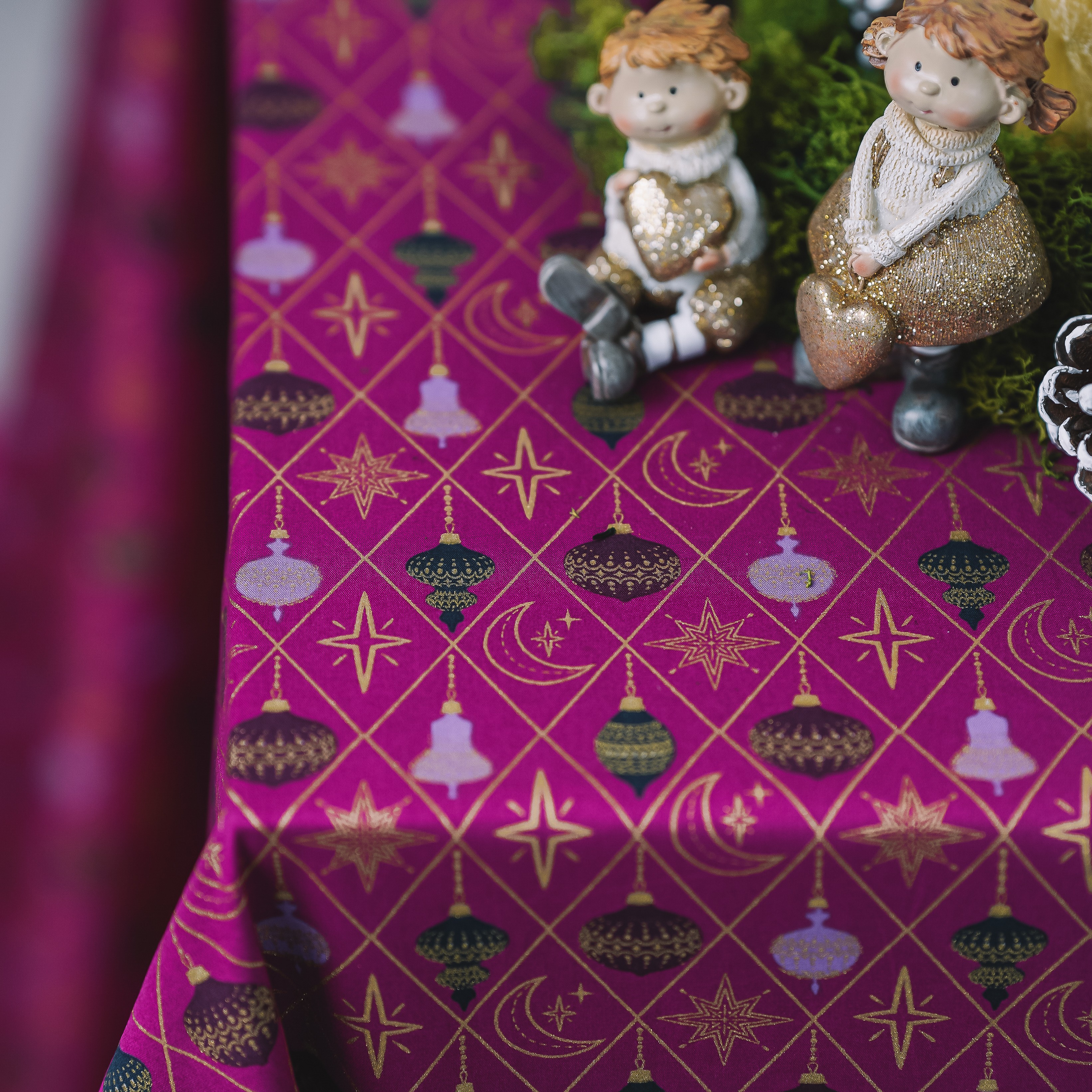 Šventinė staltiesė "KALĖDŲ STEBUKLAS II"