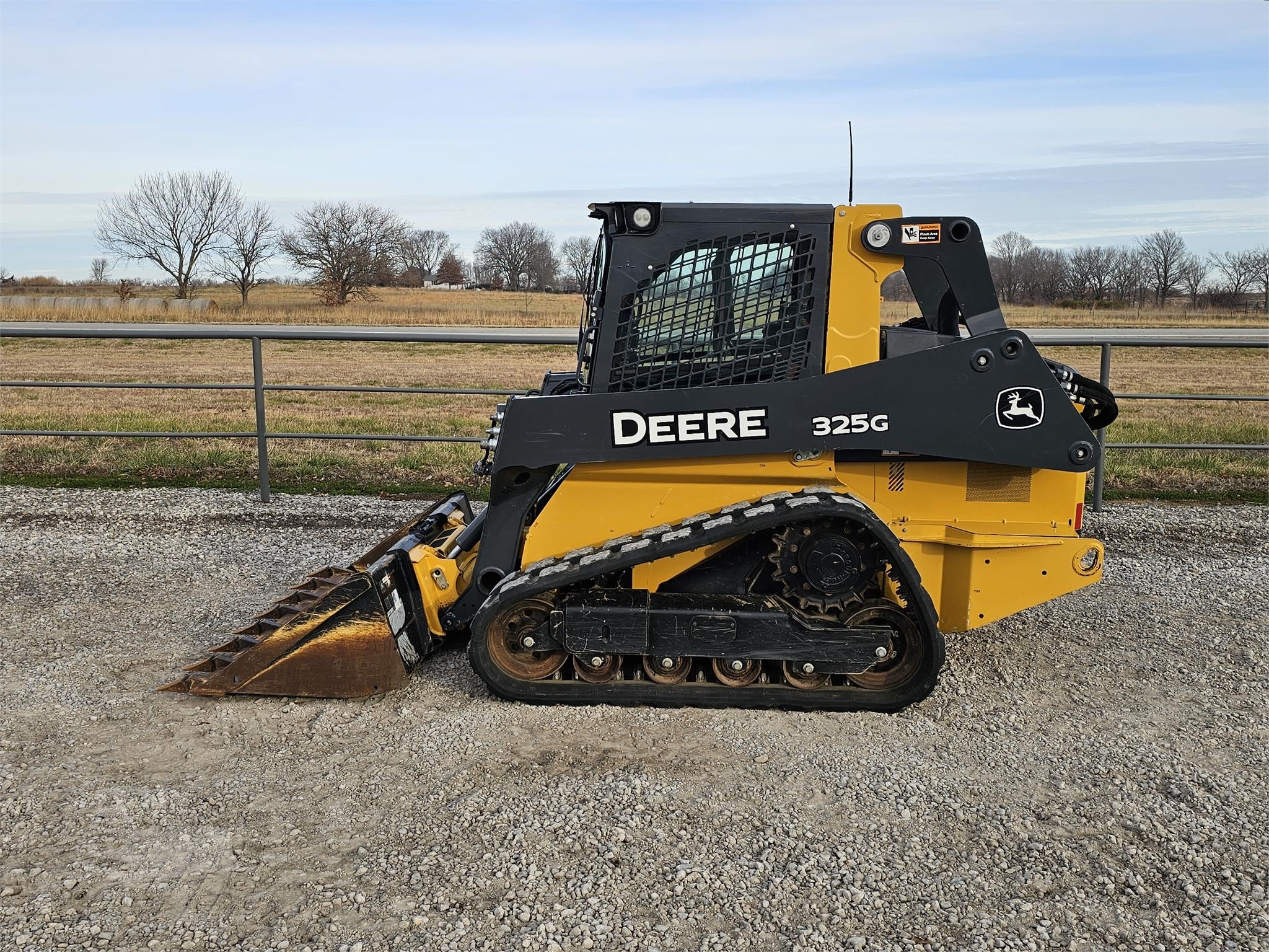 2018 DEERE 325G