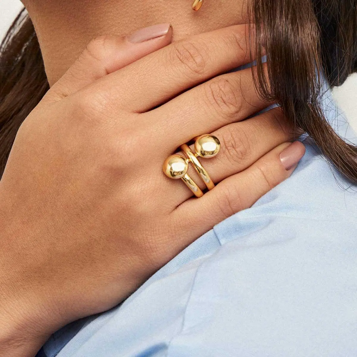 Anel de ouro moderno