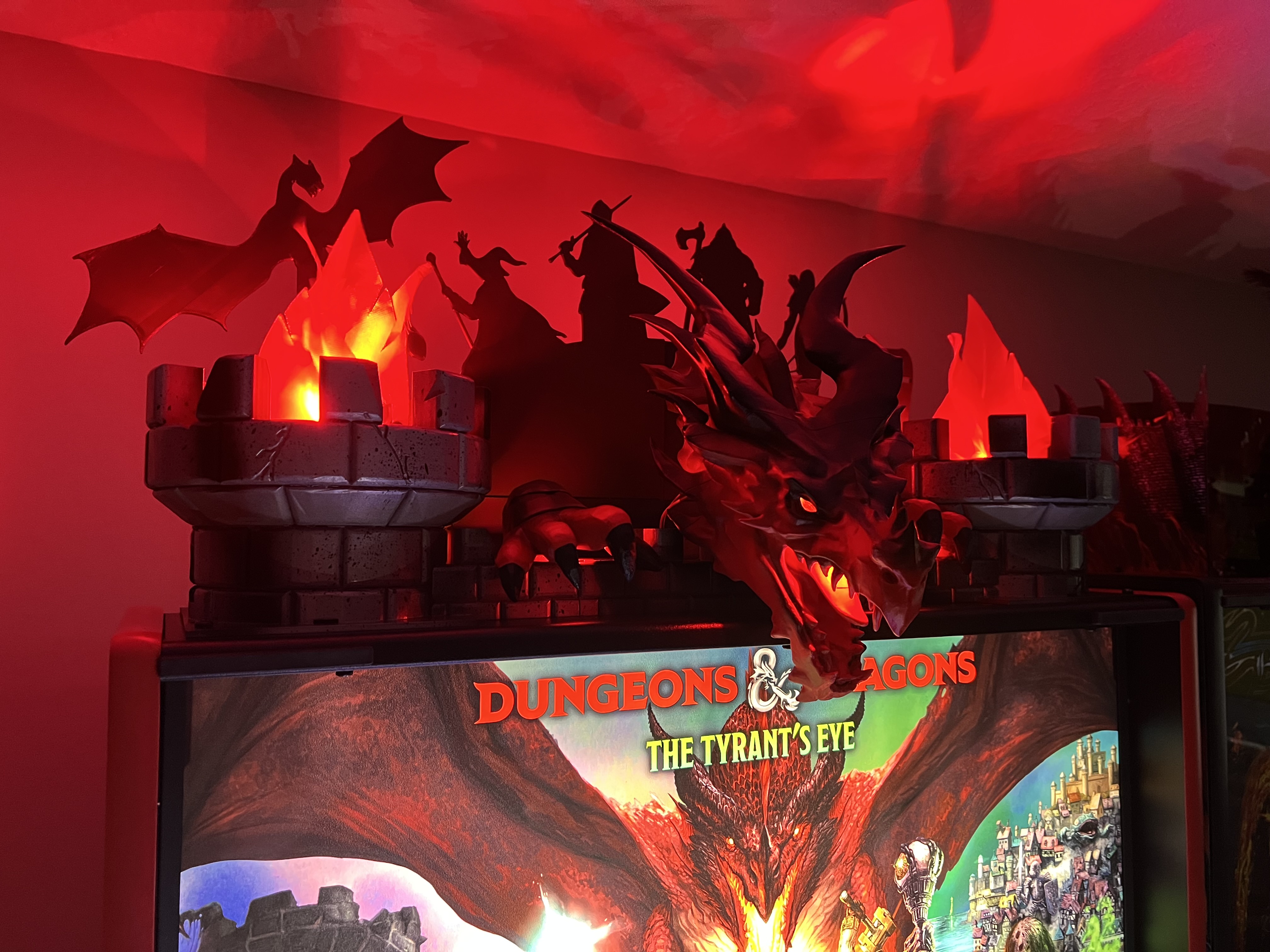 Dungeons & Dragons: The Tyrant's Eye Interactive Dragon Head Topper