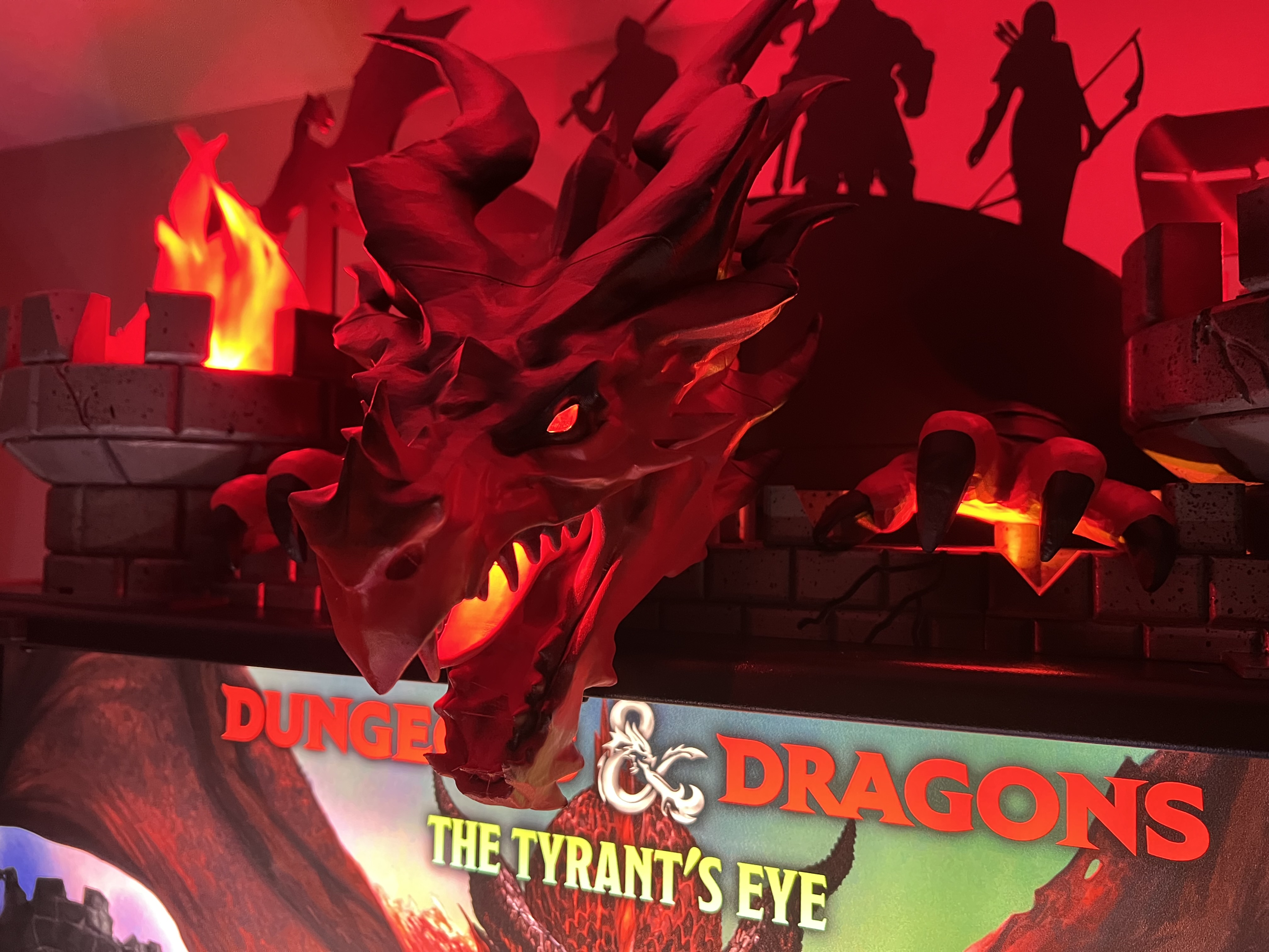 Dungeons & Dragons: The Tyrant's Eye Interactive Dragon Head Topper