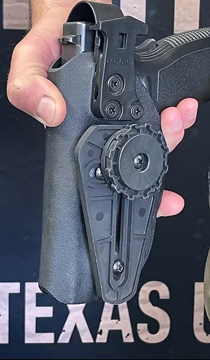 AIM PISTOL HOLSTER ADAPTER