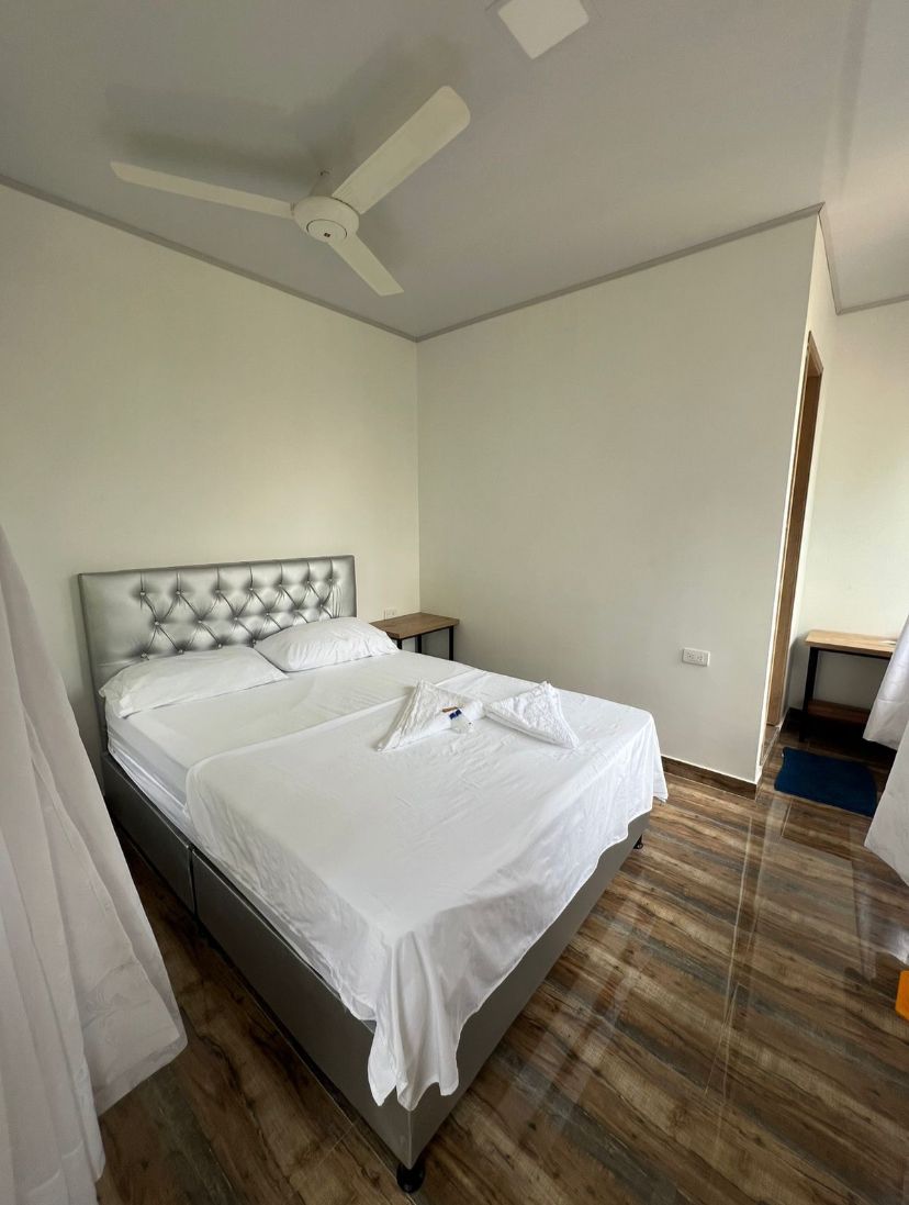 New single rooms for couples / night