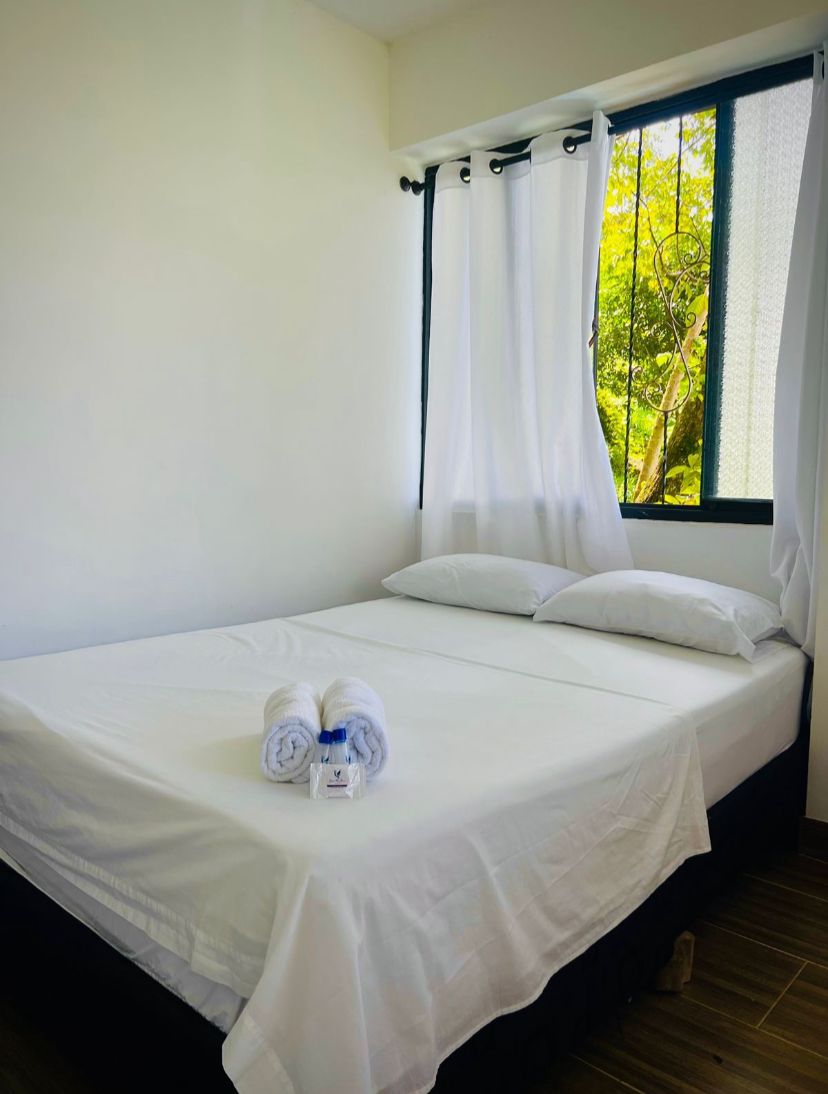 Basic accommodation per person/night