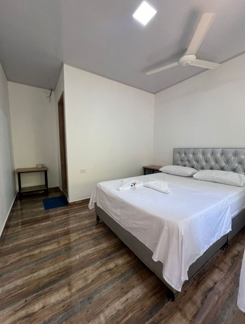 Nuevas habitaciones sencillas para pareja / noche