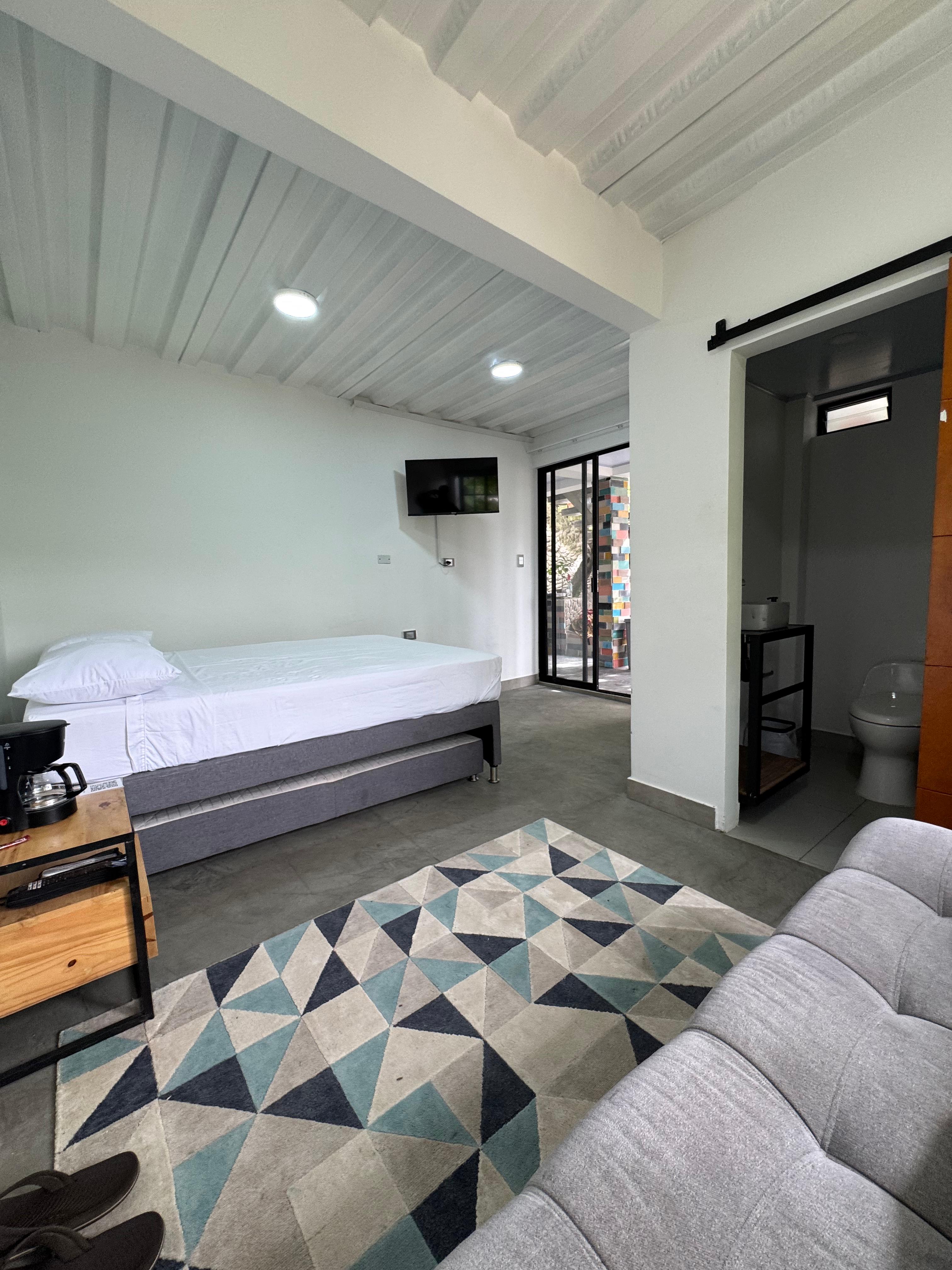 Bosque Vivo Hospedaje / Casco Urbano