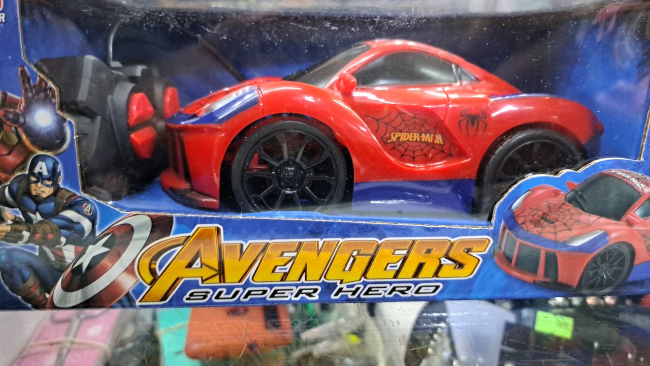 Auto de Juguete Avengers con control remoto
