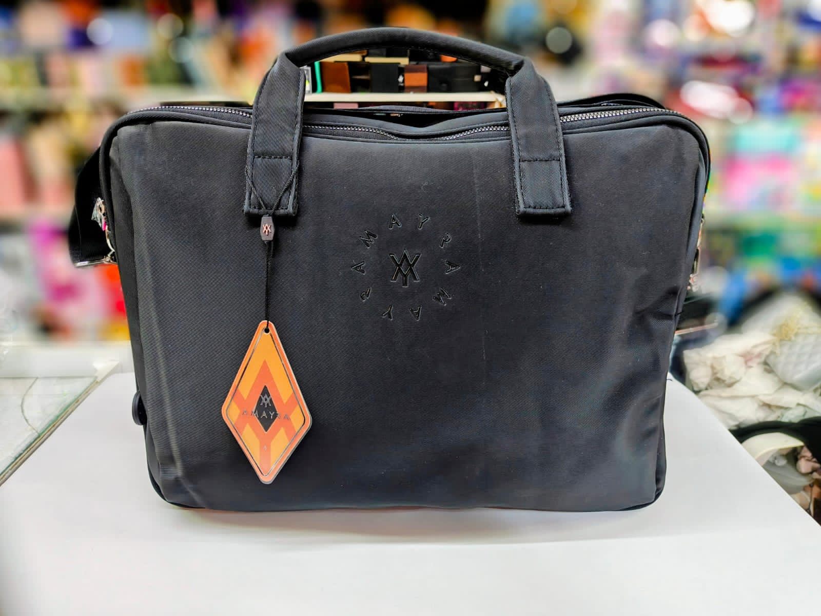 Bolso negro de oficina